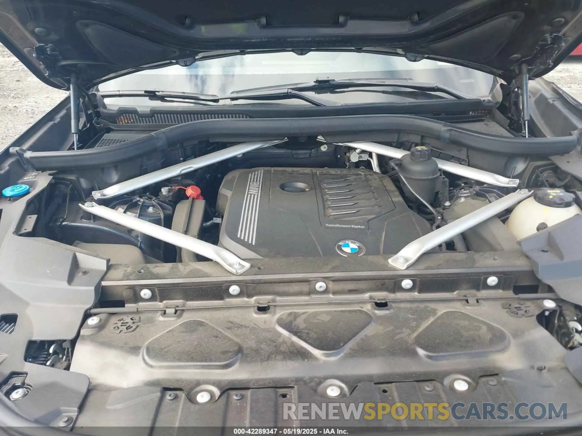 10 Photograph of a damaged car 5UXCR6C52KLL40747 BMW X5 2019