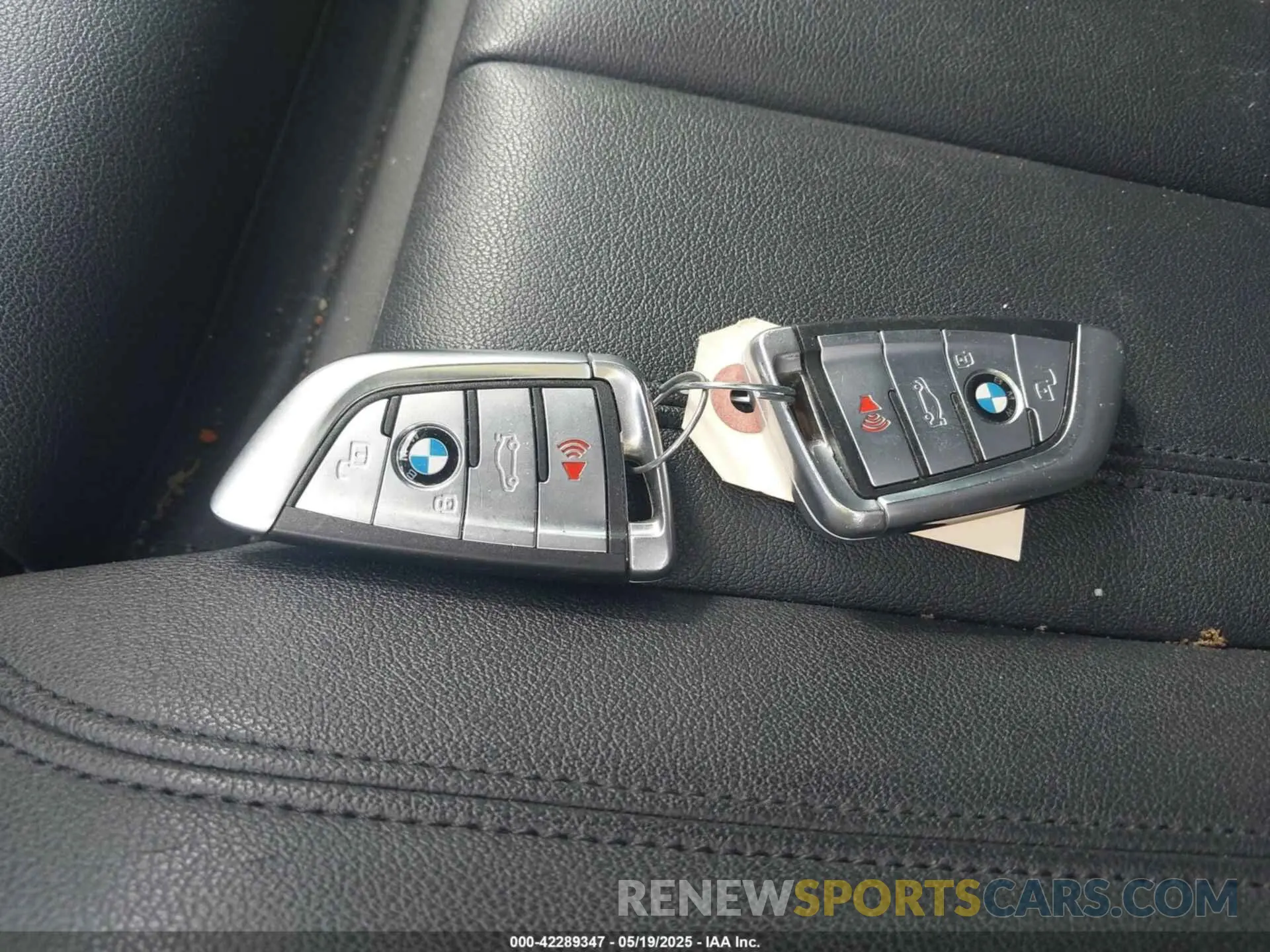 11 Photograph of a damaged car 5UXCR6C52KLL40747 BMW X5 2019