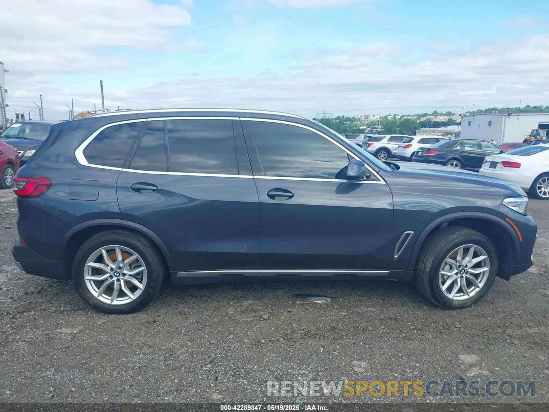 13 Photograph of a damaged car 5UXCR6C52KLL40747 BMW X5 2019