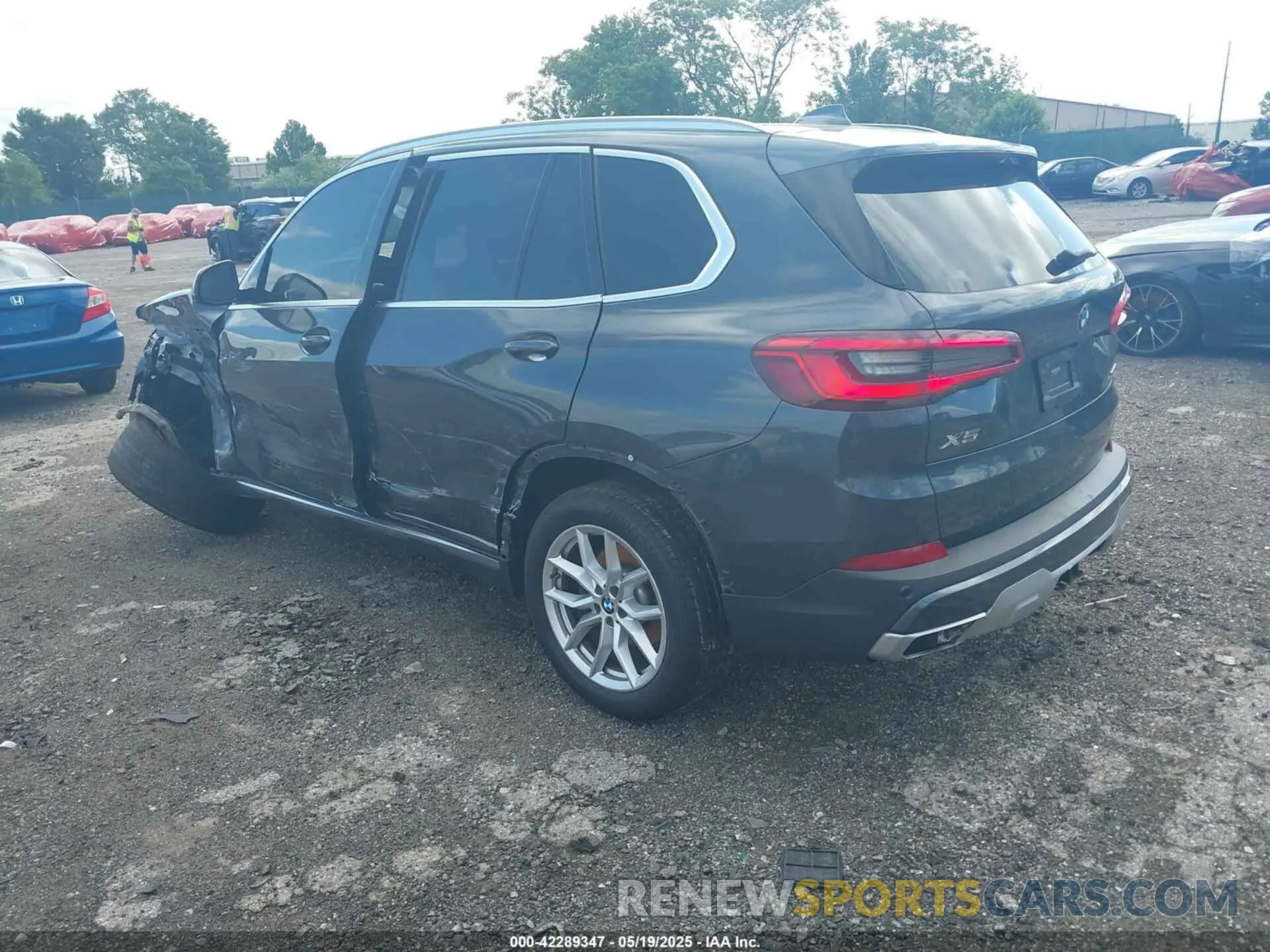 3 Photograph of a damaged car 5UXCR6C52KLL40747 BMW X5 2019