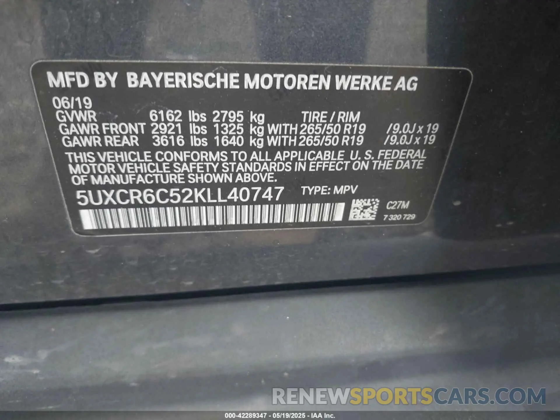 9 Photograph of a damaged car 5UXCR6C52KLL40747 BMW X5 2019