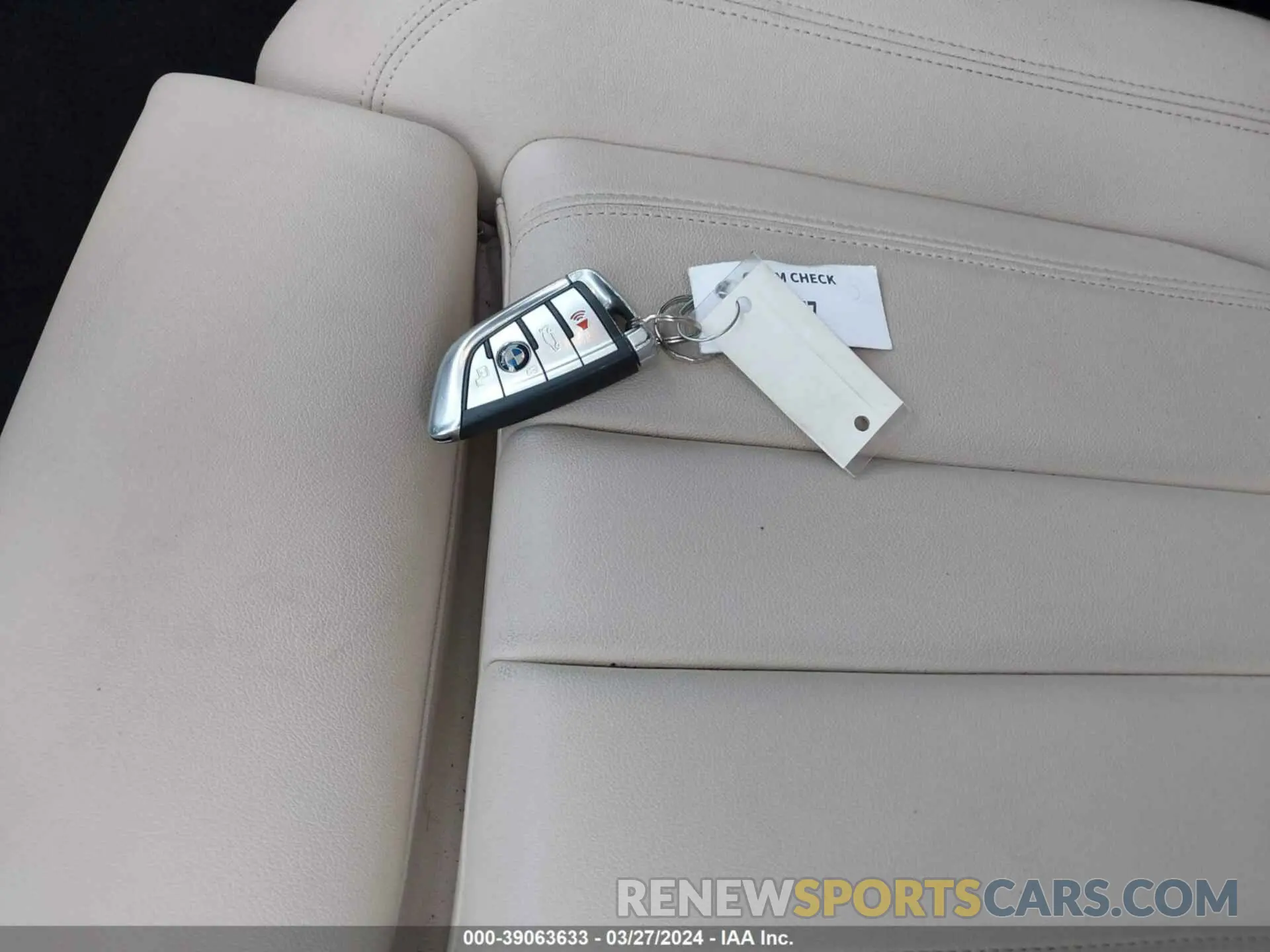 11 Photograph of a damaged car 5UXCR6C52KLL64840 BMW X5 2019