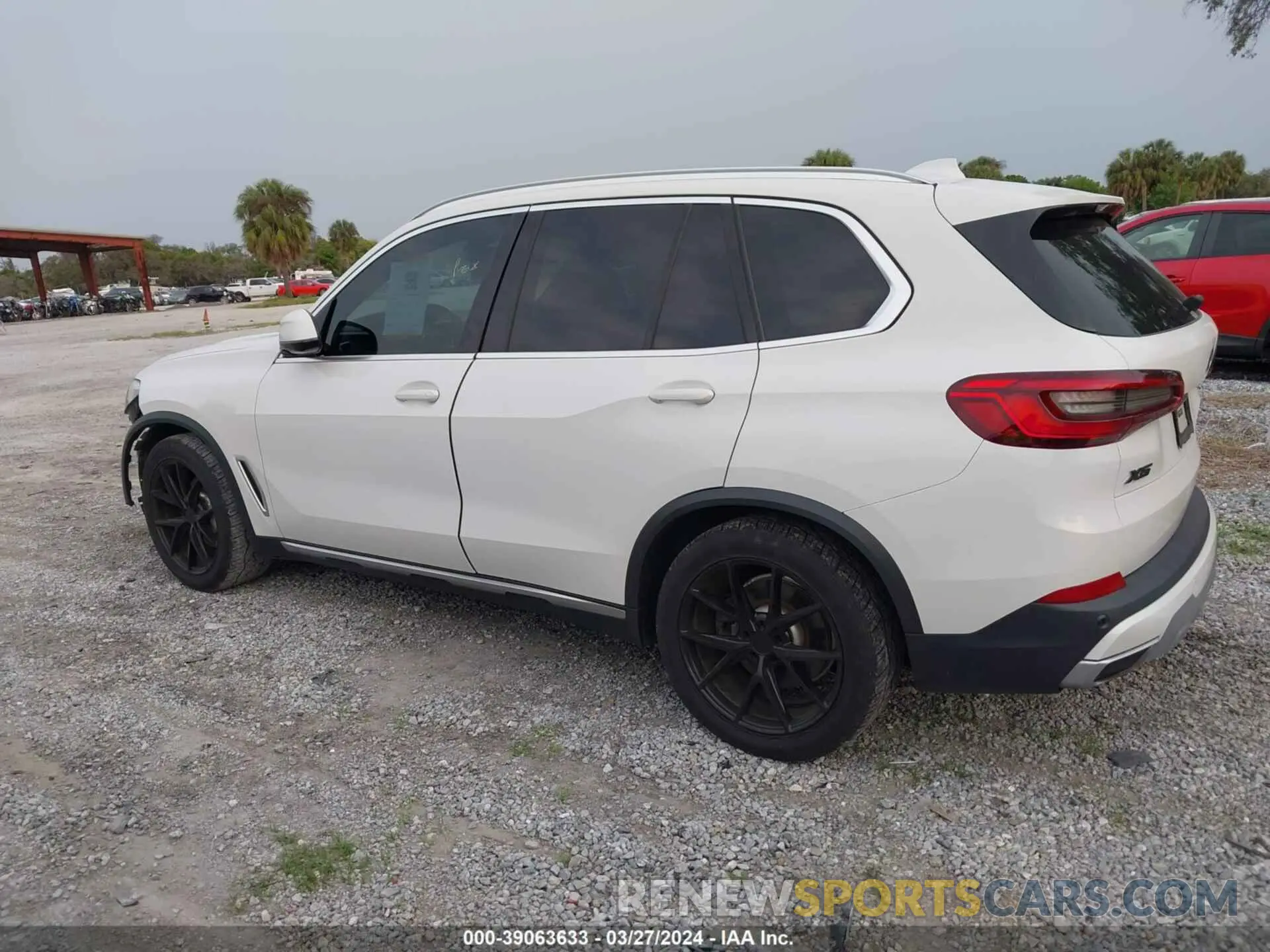 14 Photograph of a damaged car 5UXCR6C52KLL64840 BMW X5 2019