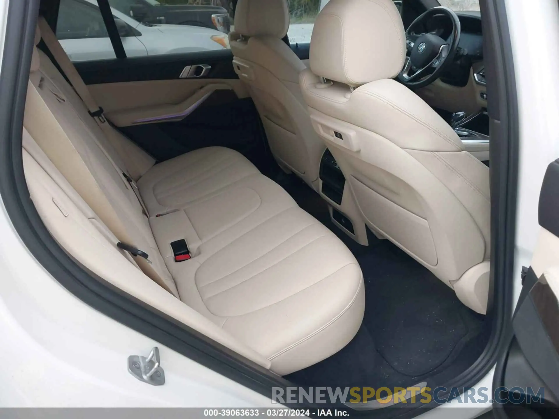 8 Photograph of a damaged car 5UXCR6C52KLL64840 BMW X5 2019
