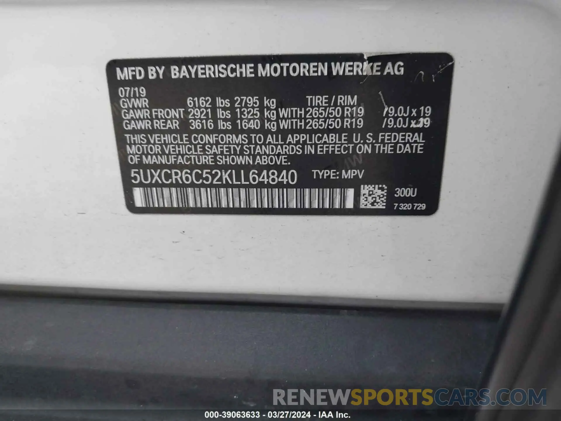 9 Photograph of a damaged car 5UXCR6C52KLL64840 BMW X5 2019