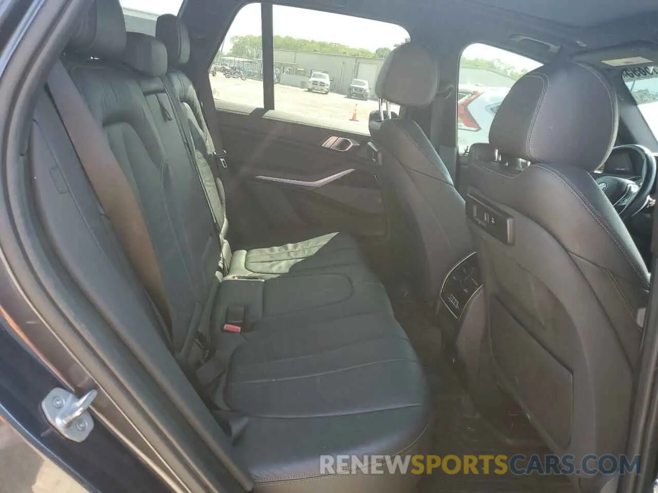 11 Photograph of a damaged car 5UXCR6C53KLL02055 BMW X5 2019