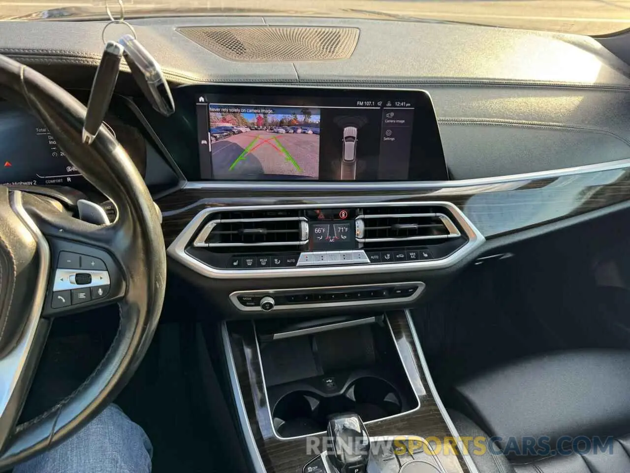 10 Photograph of a damaged car 5UXCR6C53KLL03898 BMW X5 2019