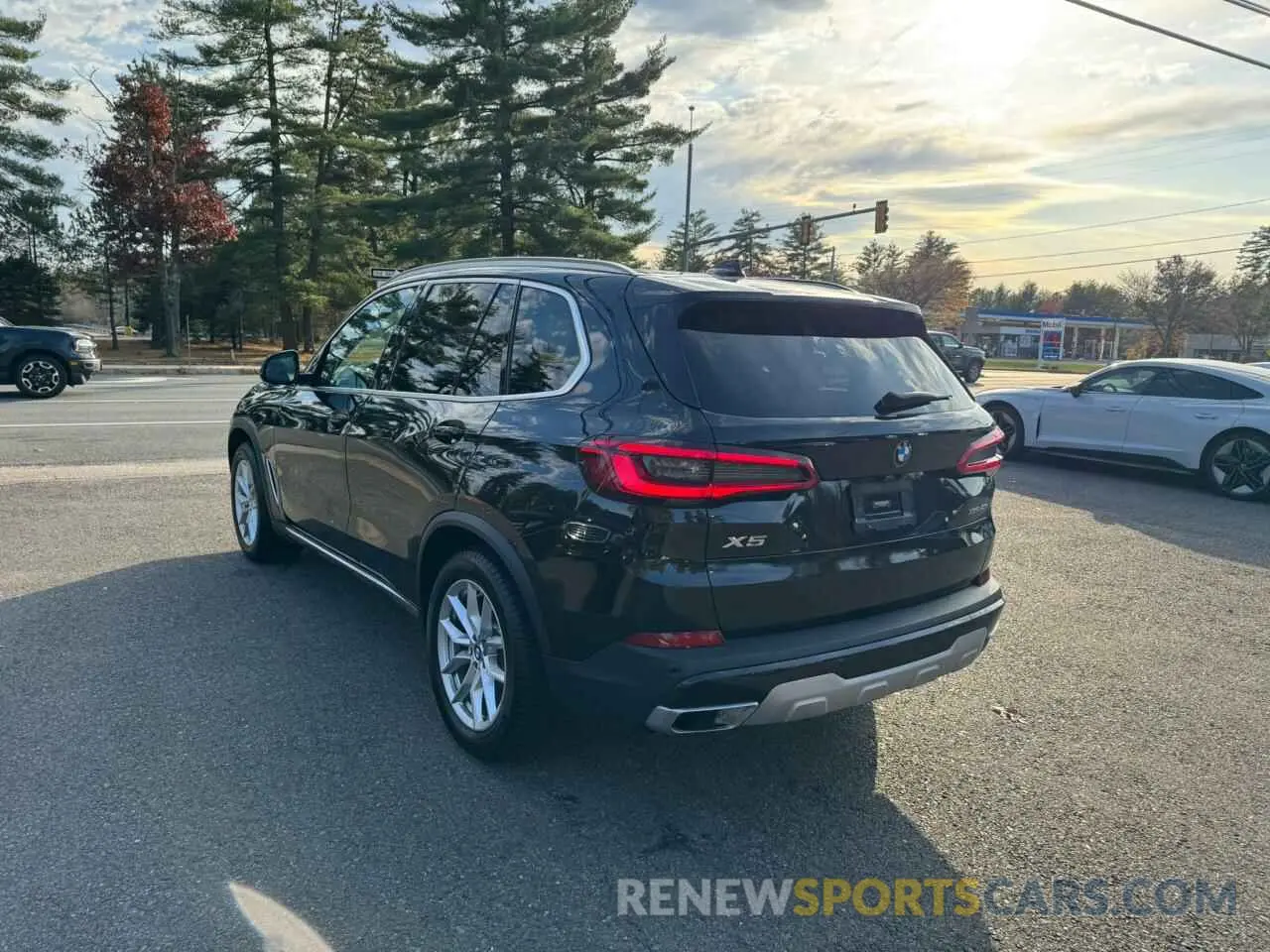 4 Photograph of a damaged car 5UXCR6C53KLL03898 BMW X5 2019