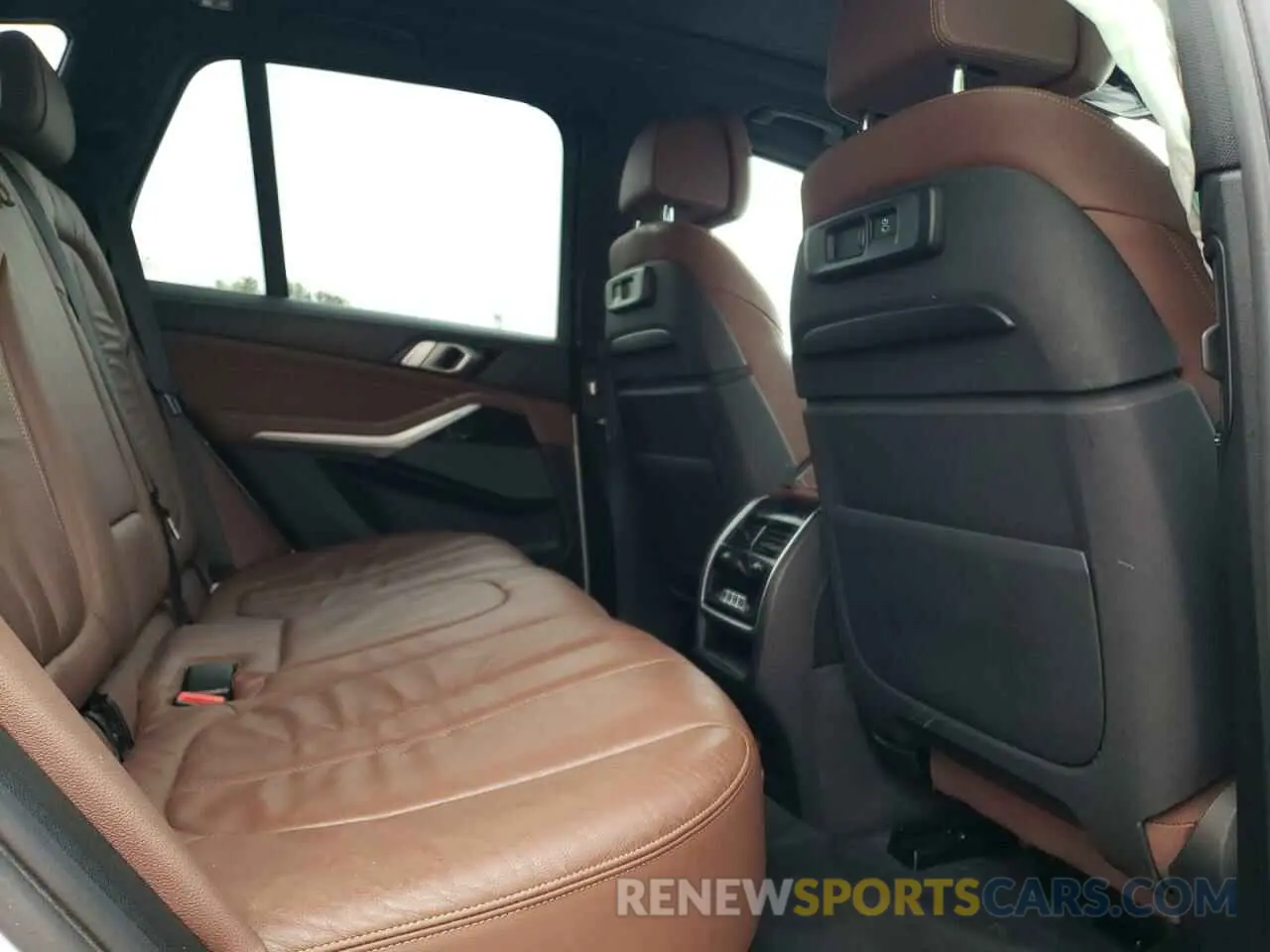 11 Photograph of a damaged car 5UXCR6C53KLL07255 BMW X5 2019