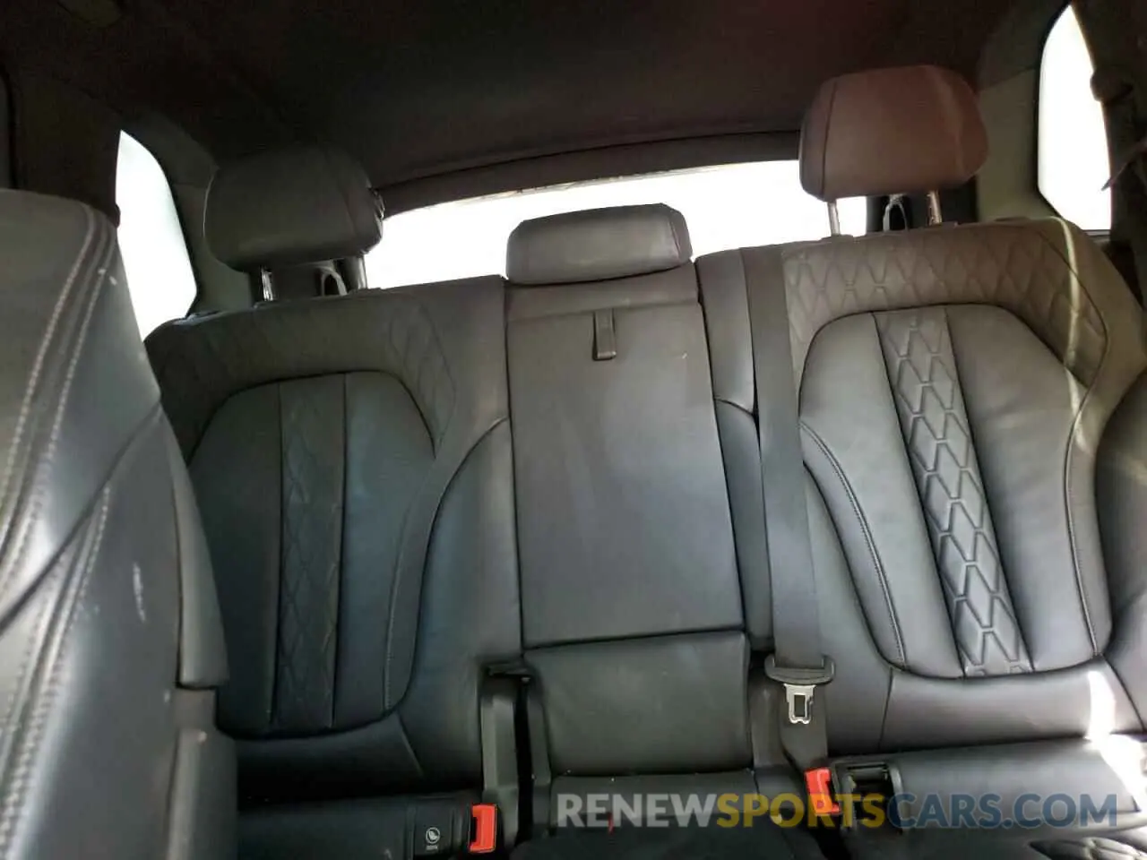 10 Photograph of a damaged car 5UXCR6C53KLL22922 BMW X5 2019