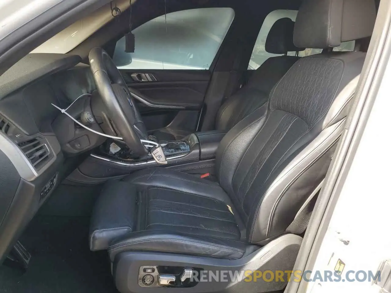 7 Photograph of a damaged car 5UXCR6C53KLL22922 BMW X5 2019