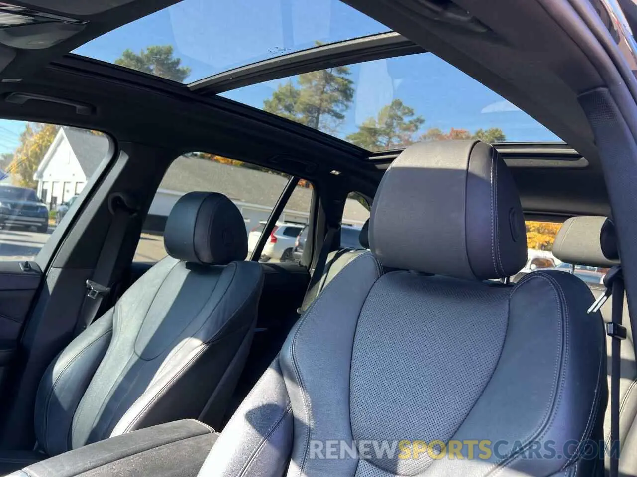 10 Photograph of a damaged car 5UXCR6C53KLL25514 BMW X5 2019