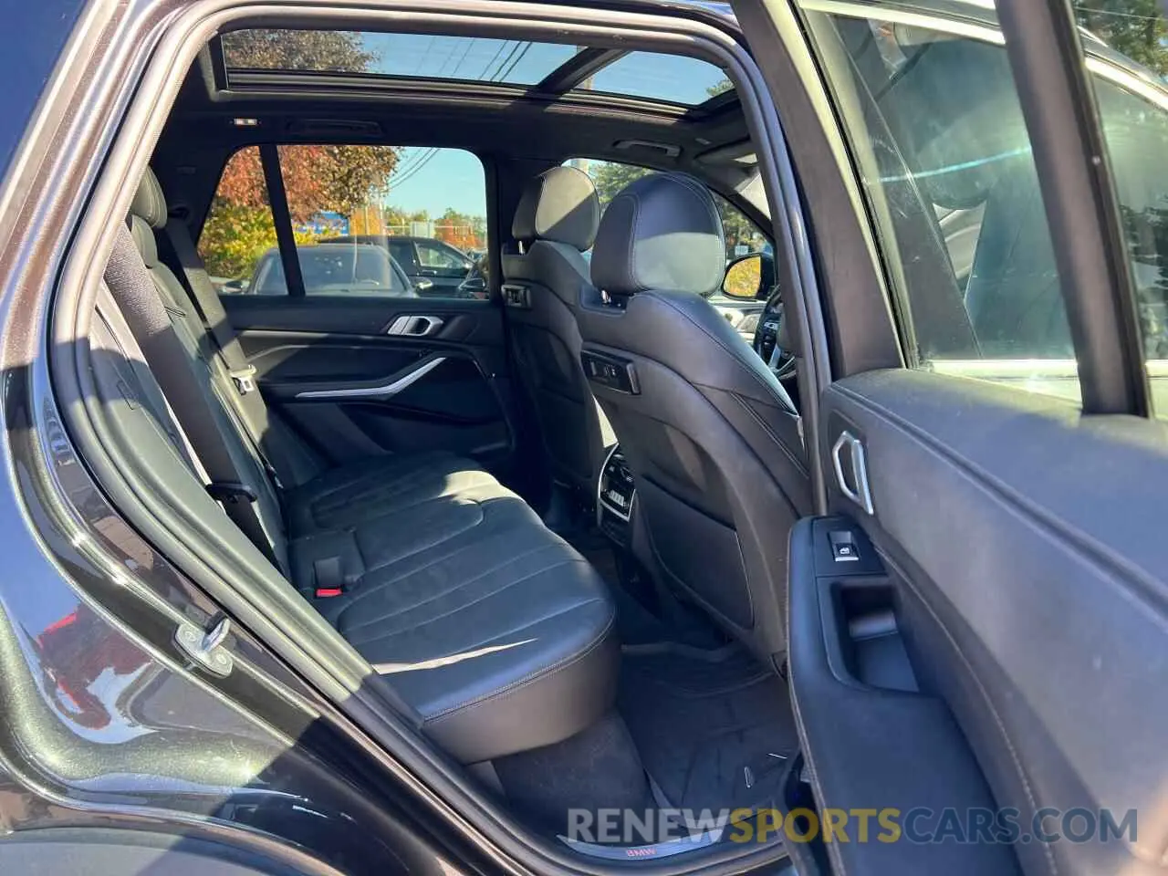 6 Photograph of a damaged car 5UXCR6C53KLL25514 BMW X5 2019