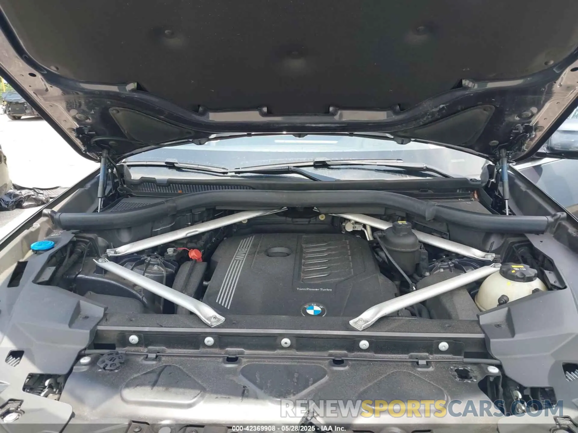 10 Photograph of a damaged car 5UXCR6C53KLL61431 BMW X5 2019