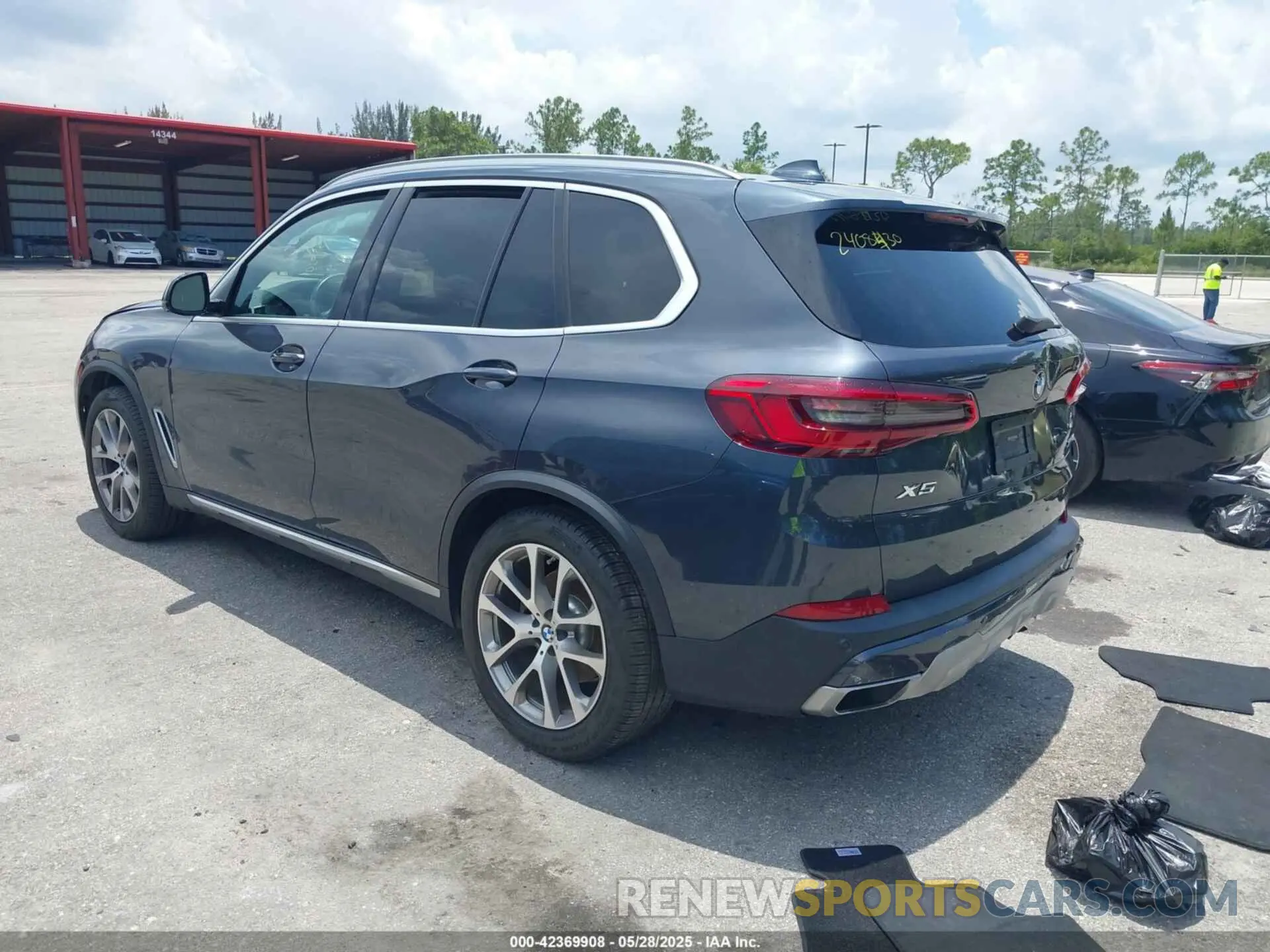 3 Photograph of a damaged car 5UXCR6C53KLL61431 BMW X5 2019