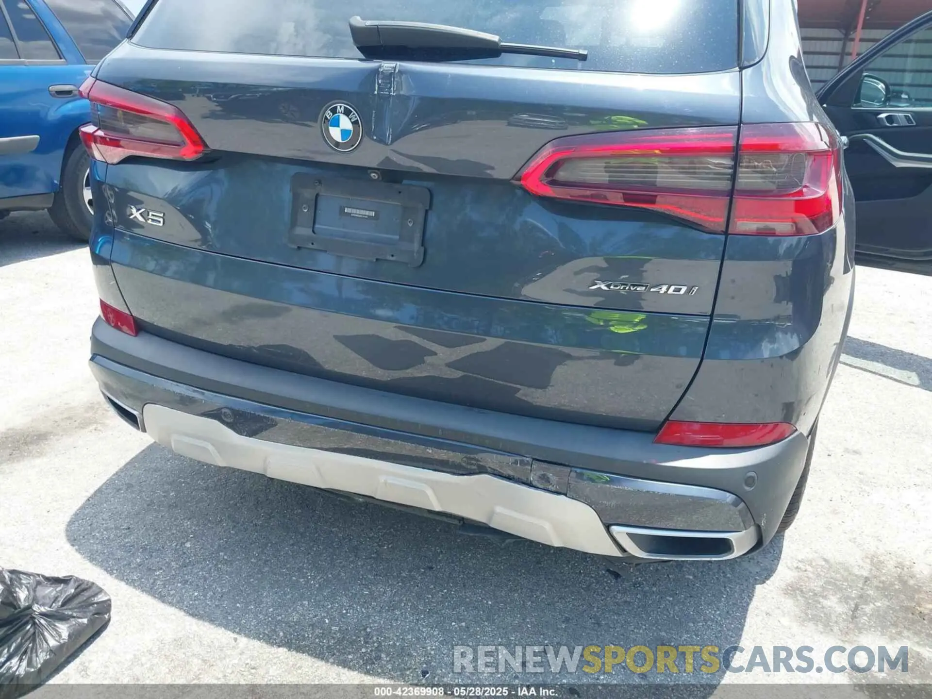 6 Photograph of a damaged car 5UXCR6C53KLL61431 BMW X5 2019