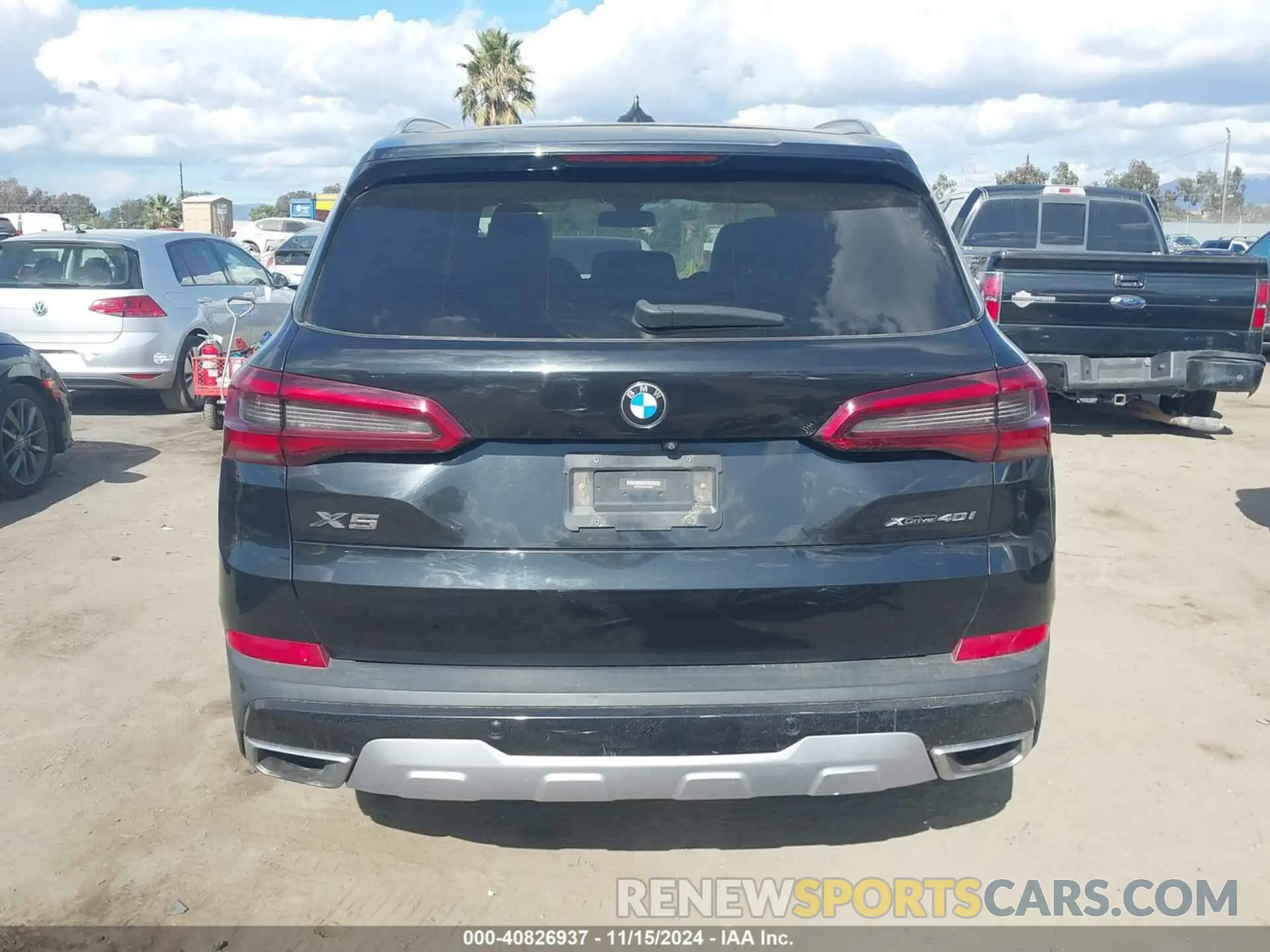17 Photograph of a damaged car 5UXCR6C54KLL00816 BMW X5 2019