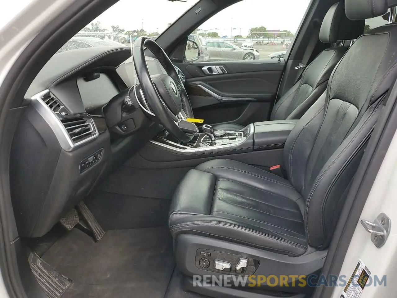 9 Photograph of a damaged car 5UXCR6C54KLL02419 BMW X5 2019