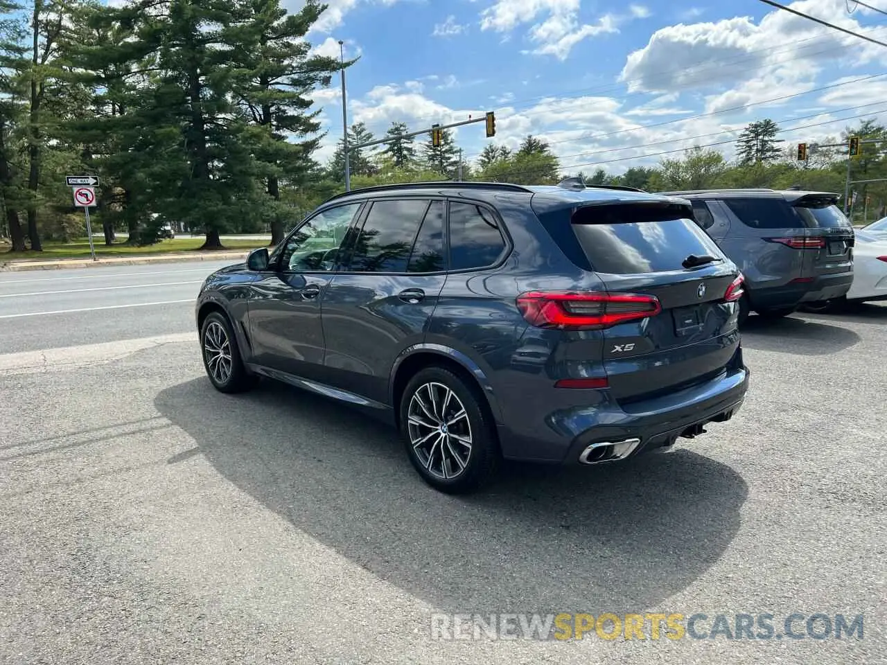 3 Photograph of a damaged car 5UXCR6C54KLL25599 BMW X5 2019