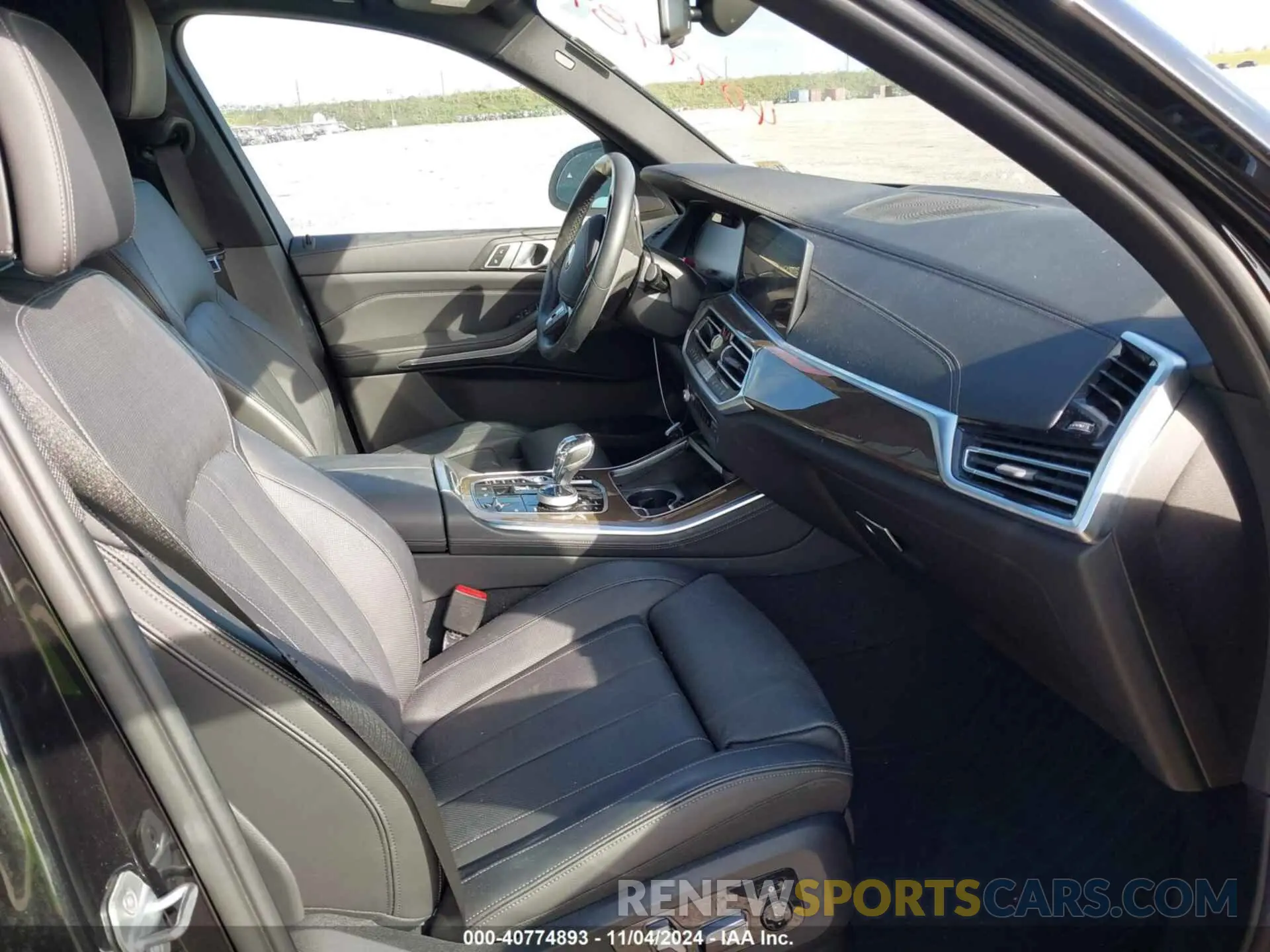 5 Photograph of a damaged car 5UXCR6C54KLL26428 BMW X5 2019