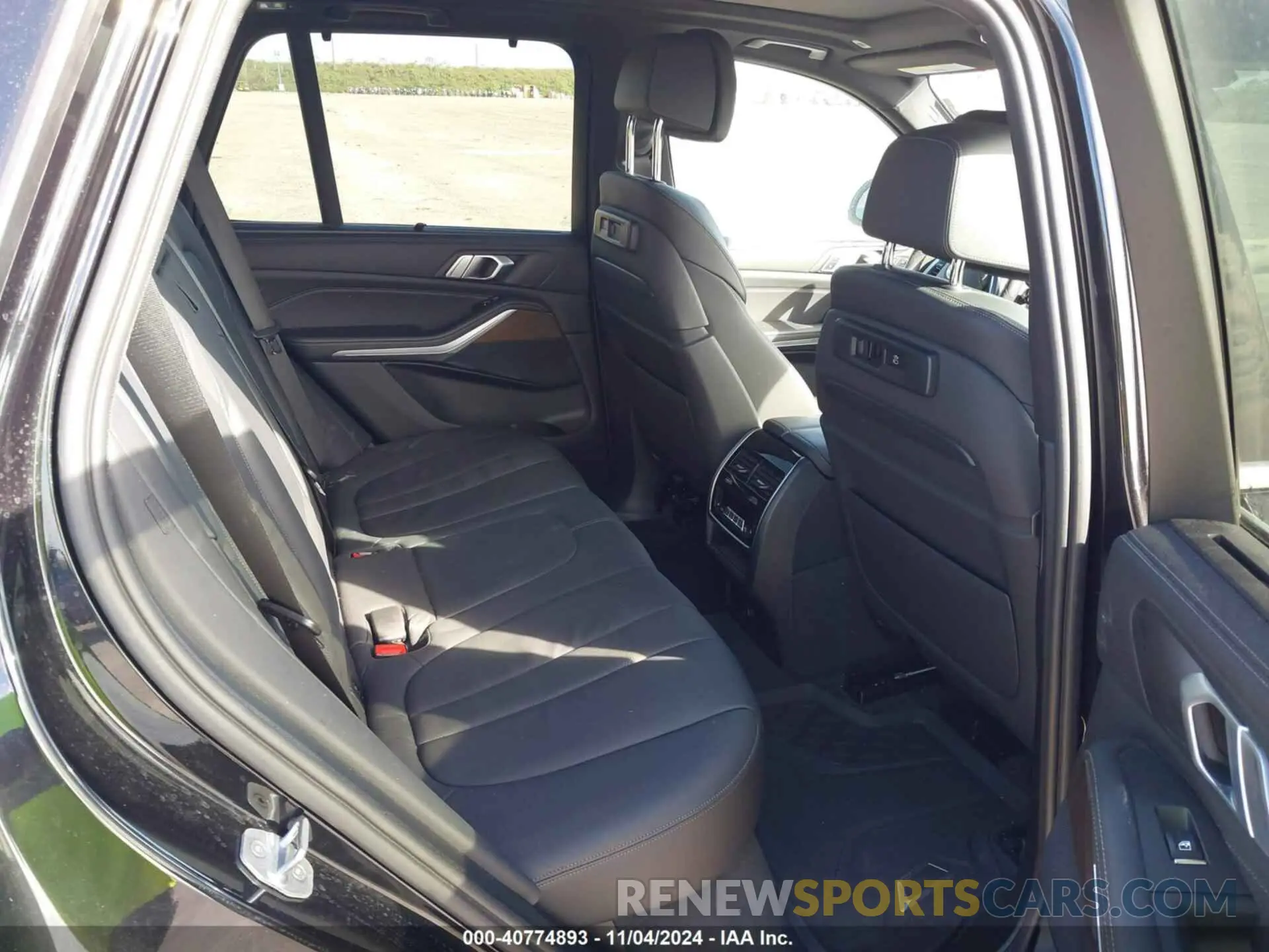 8 Photograph of a damaged car 5UXCR6C54KLL26428 BMW X5 2019
