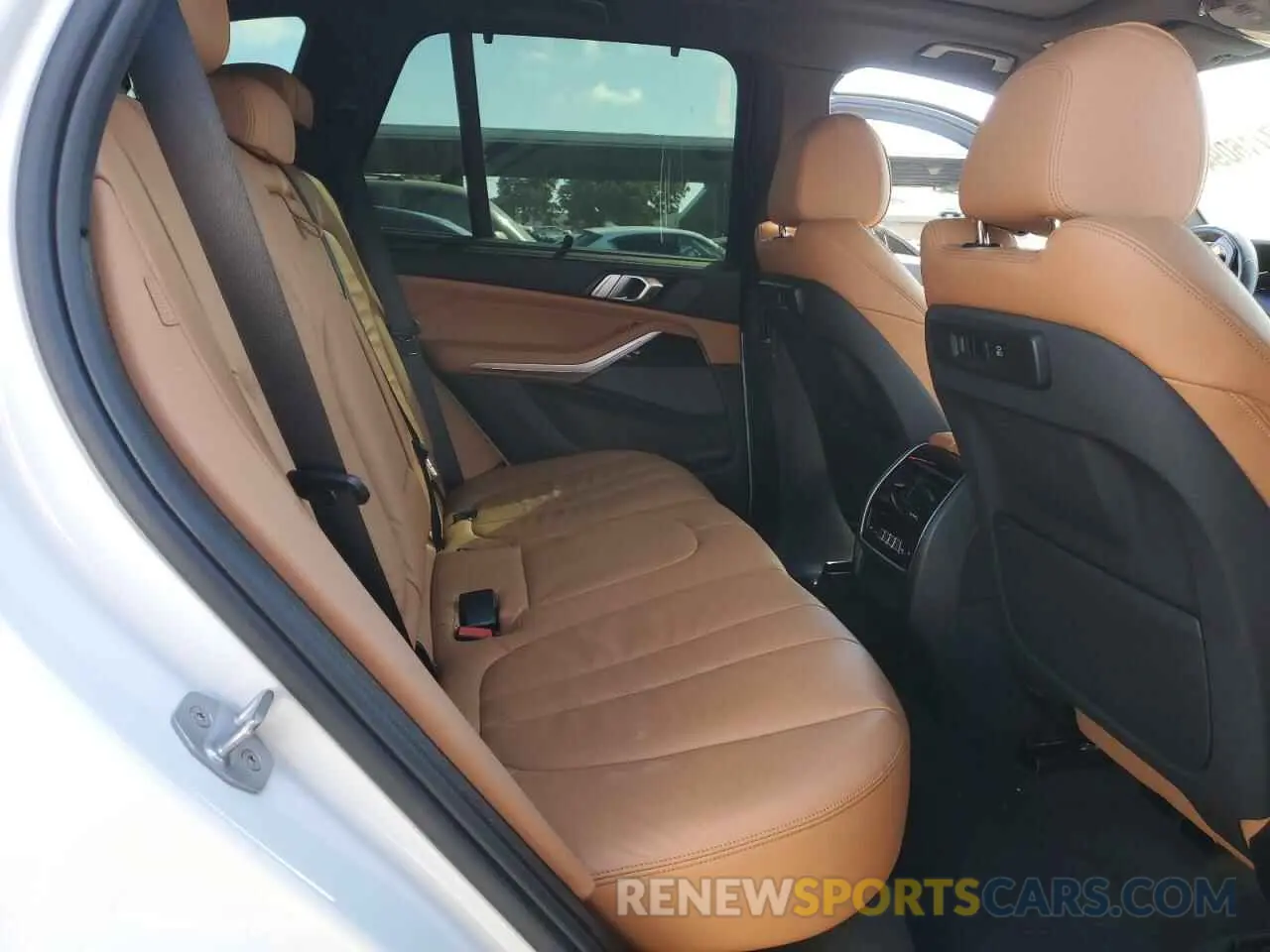 10 Photograph of a damaged car 5UXCR6C54KLL27868 BMW X5 2019