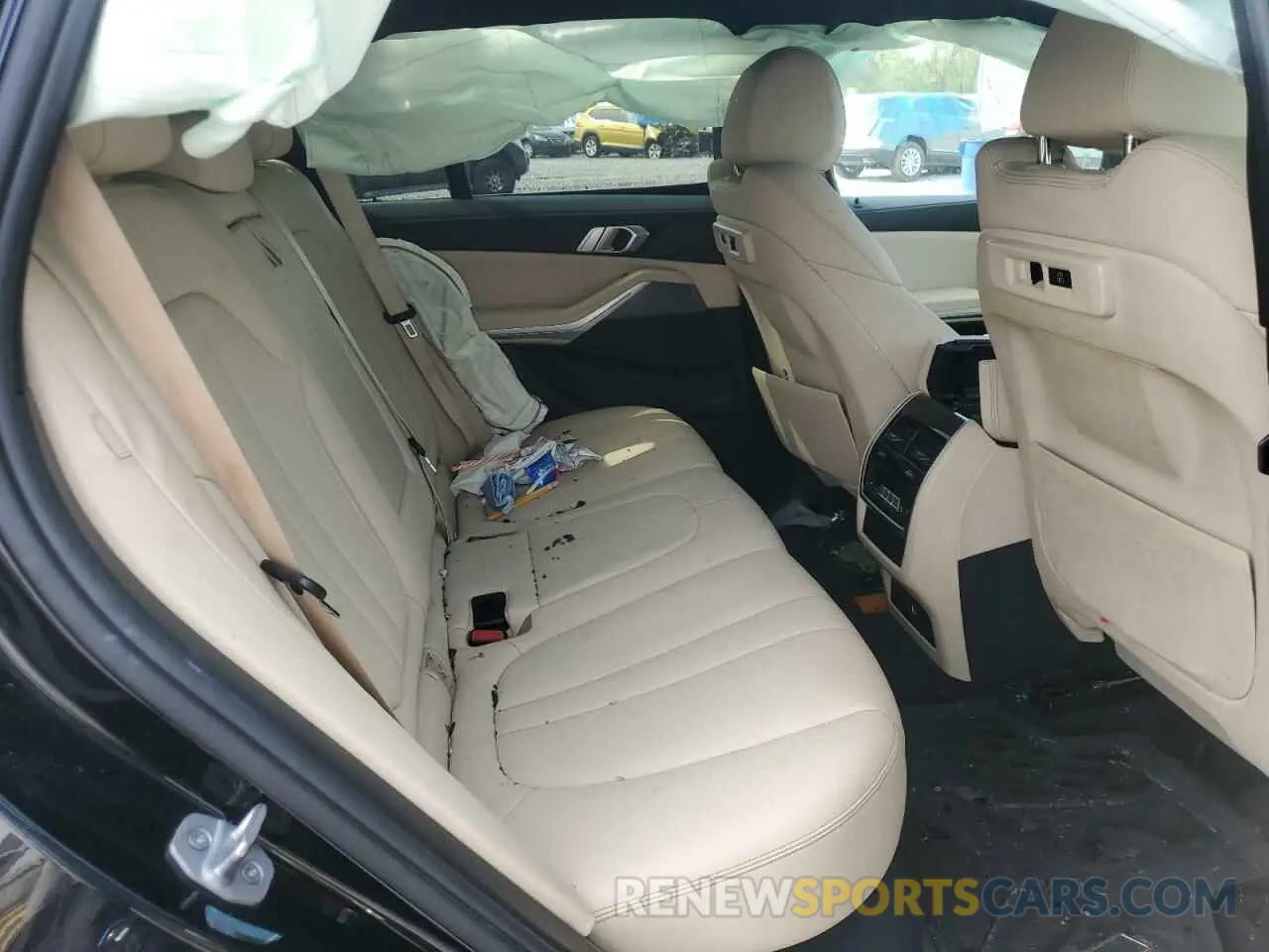 10 Photograph of a damaged car 5UXCR6C54KLL35873 BMW X5 2019