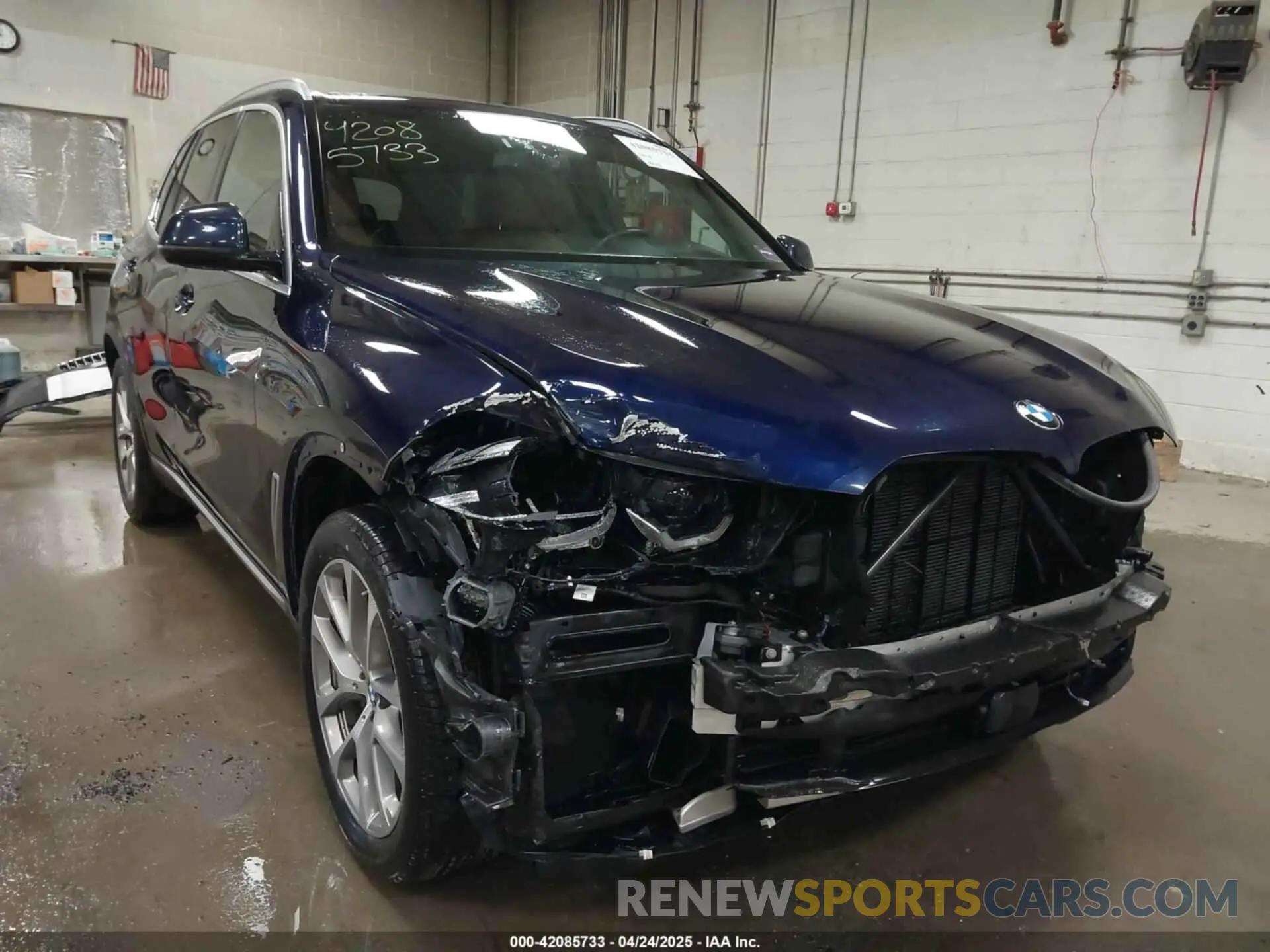 6 Photograph of a damaged car 5UXCR6C54KLL37672 BMW X5 2019