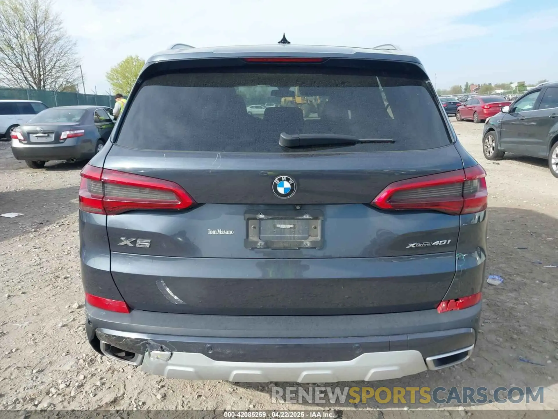 15 Photograph of a damaged car 5UXCR6C54KLL38482 BMW X5 2019