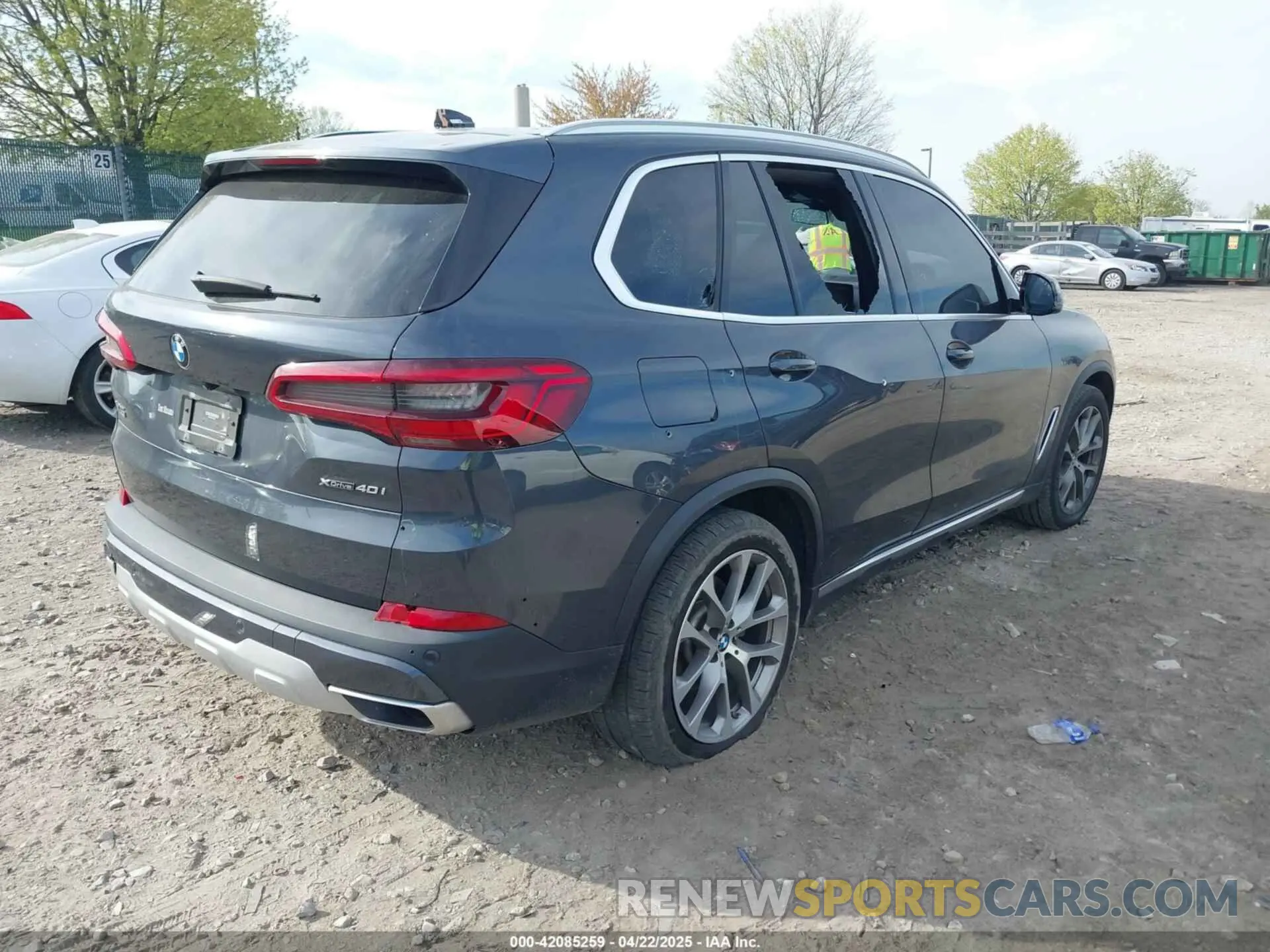 4 Photograph of a damaged car 5UXCR6C54KLL38482 BMW X5 2019