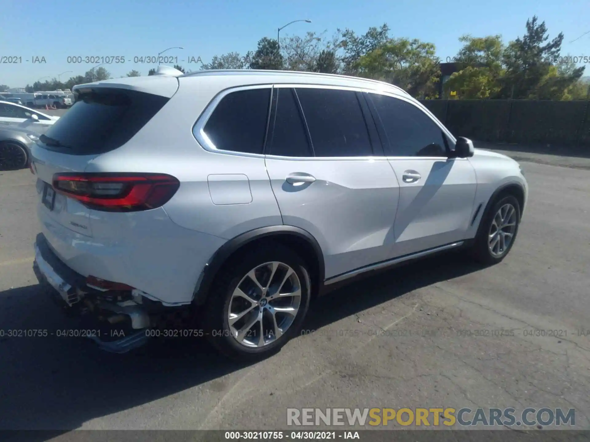 4 Photograph of a damaged car 5UXCR6C54KLL51149 BMW X5 2019