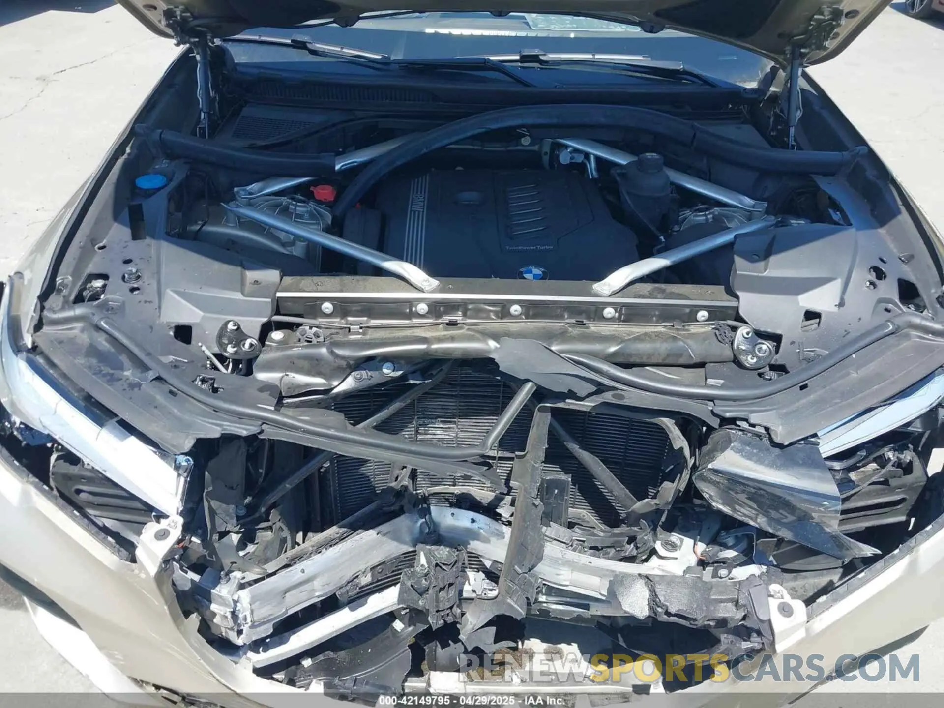 10 Photograph of a damaged car 5UXCR6C54KLL62006 BMW X5 2019