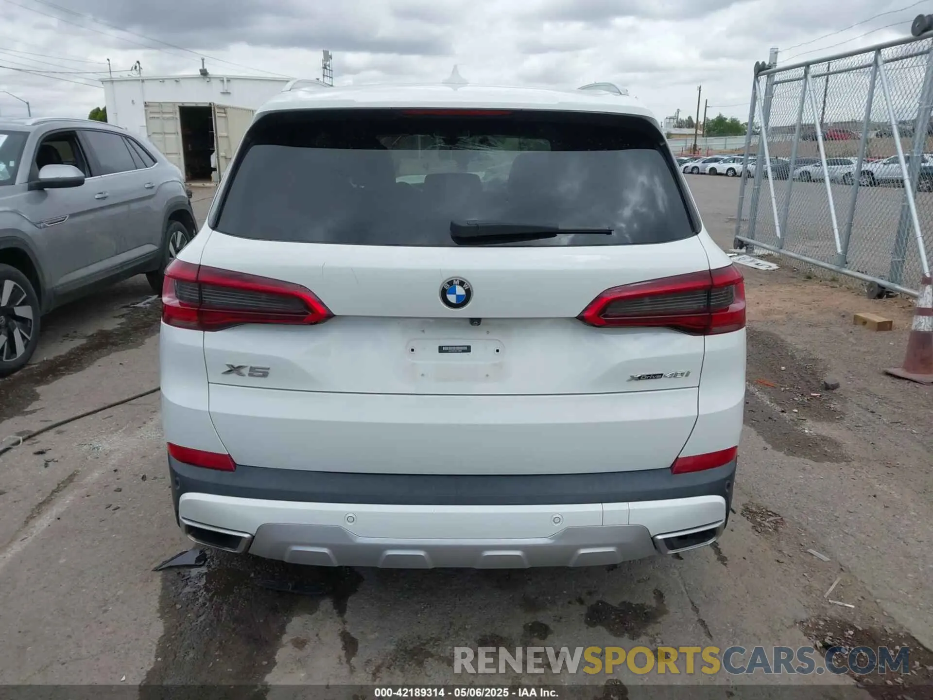 15 Photograph of a damaged car 5UXCR6C54KLL63804 BMW X5 2019