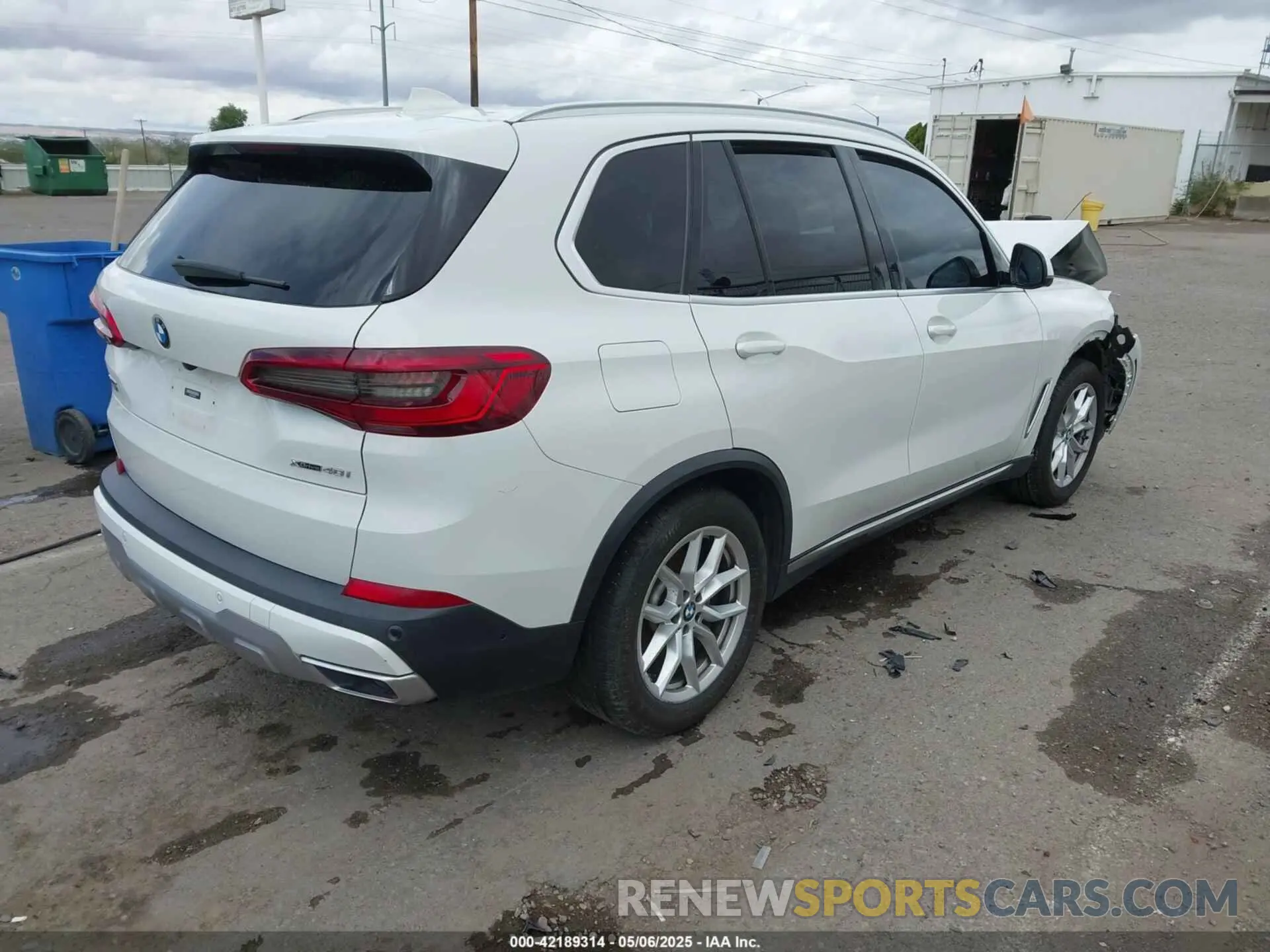 4 Photograph of a damaged car 5UXCR6C54KLL63804 BMW X5 2019