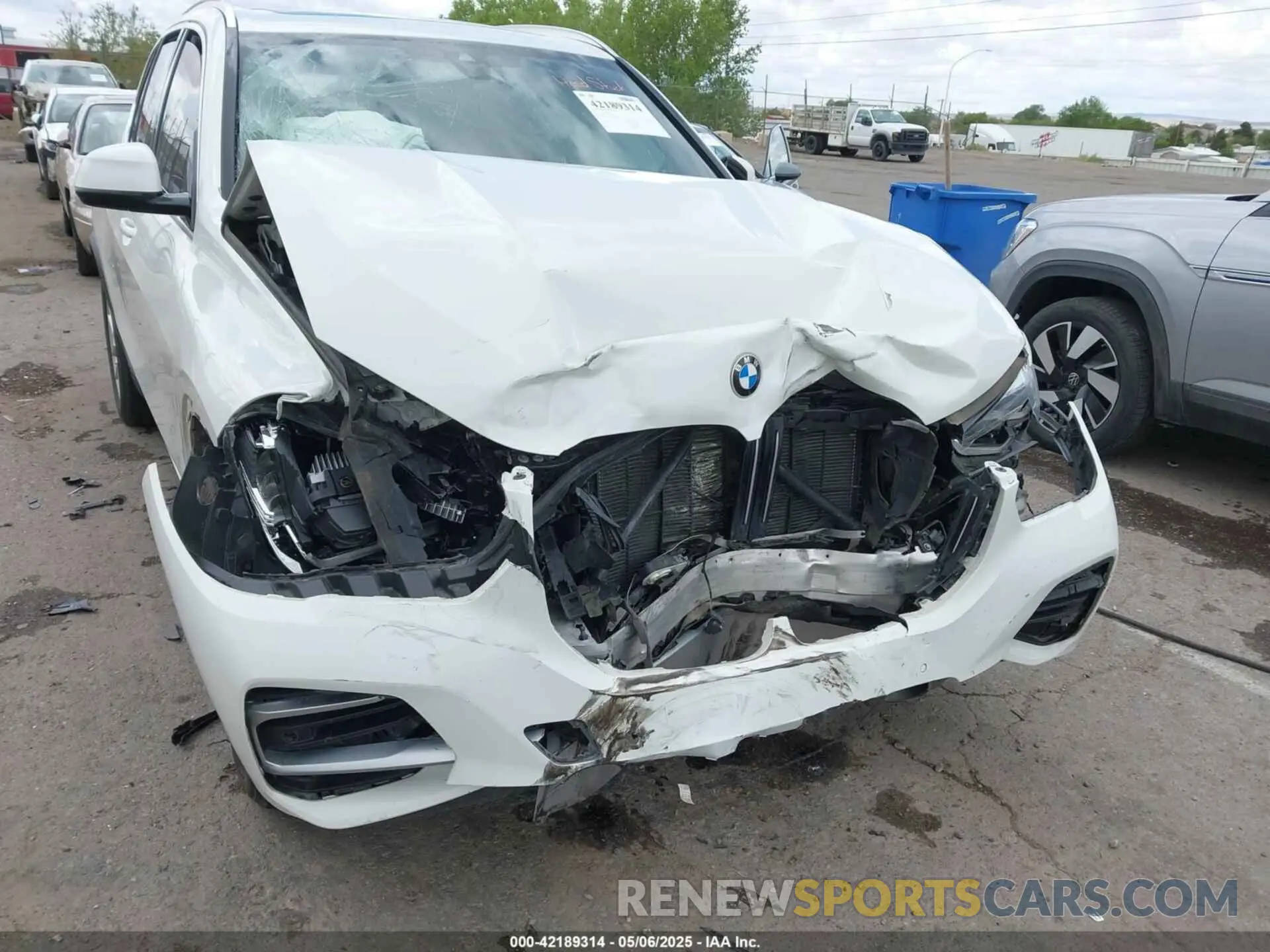 6 Photograph of a damaged car 5UXCR6C54KLL63804 BMW X5 2019