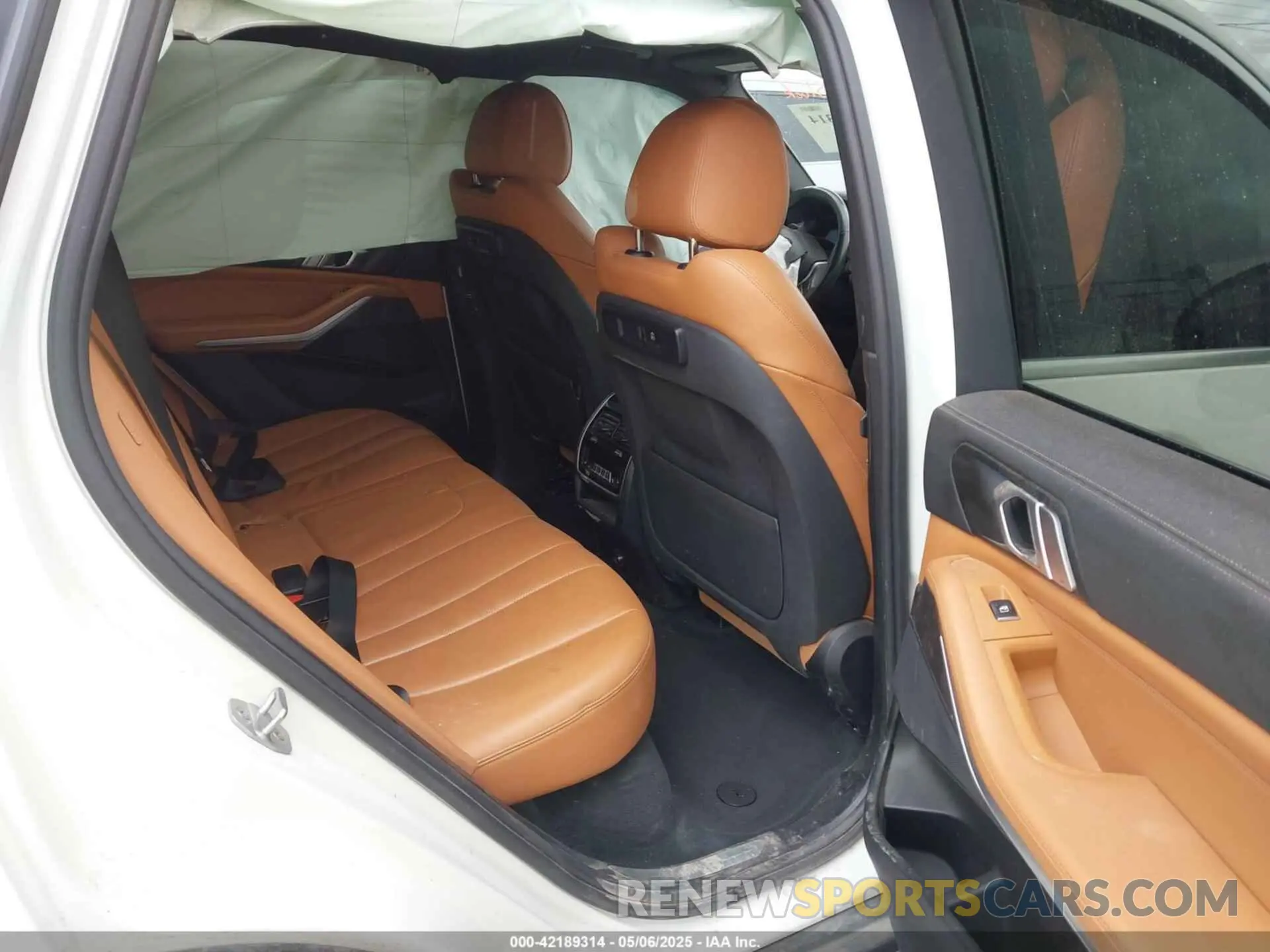 8 Photograph of a damaged car 5UXCR6C54KLL63804 BMW X5 2019