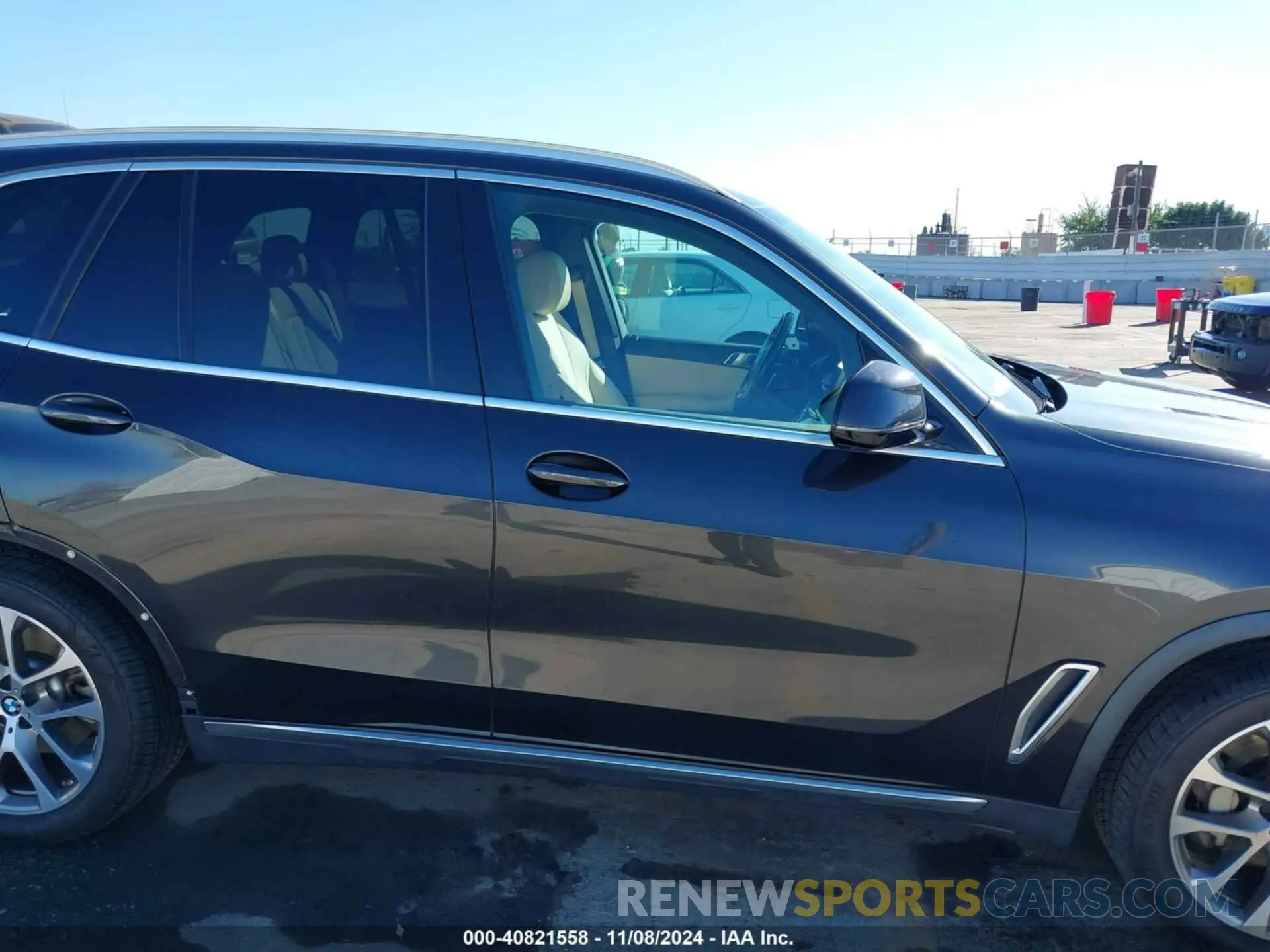 14 Photograph of a damaged car 5UXCR6C54KLL64323 BMW X5 2019