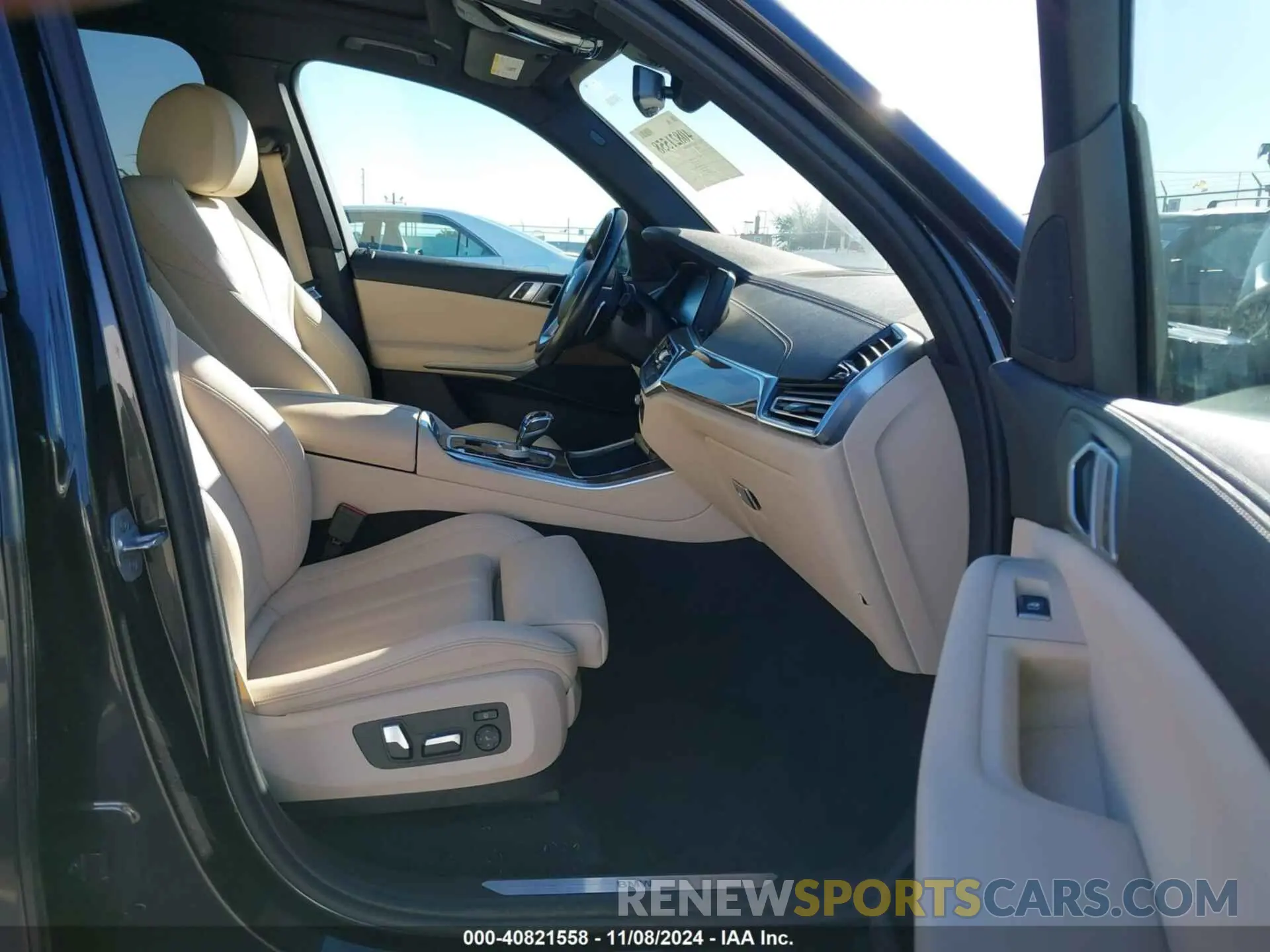 5 Photograph of a damaged car 5UXCR6C54KLL64323 BMW X5 2019