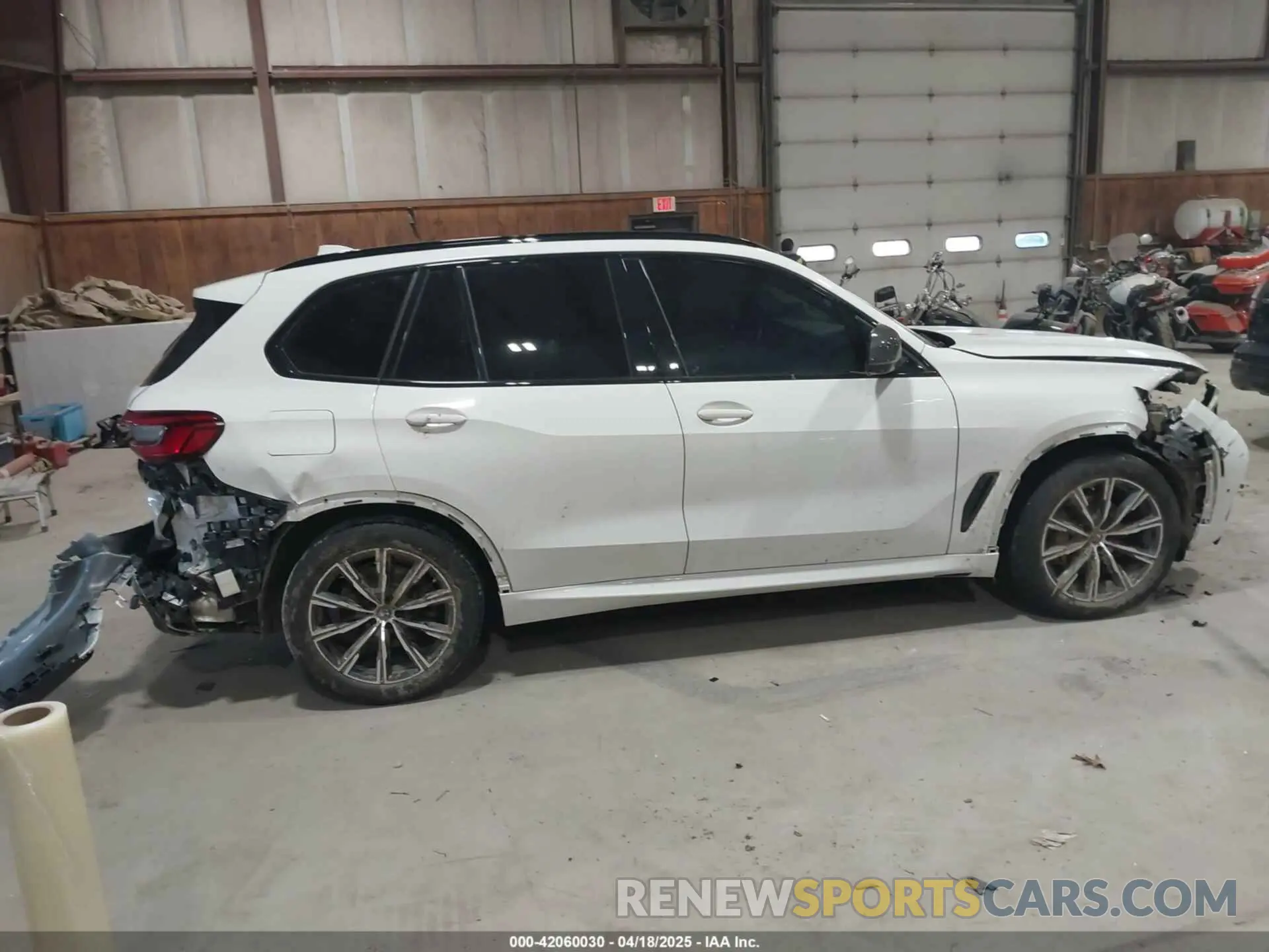13 Photograph of a damaged car 5UXCR6C55KLL03630 BMW X5 2019