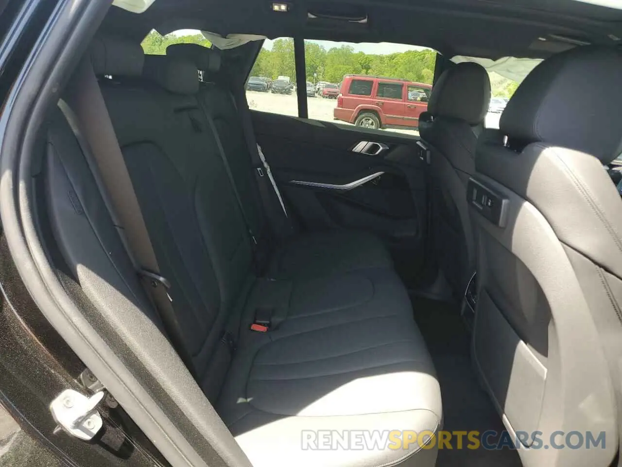 11 Photograph of a damaged car 5UXCR6C55KLL13736 BMW X5 2019