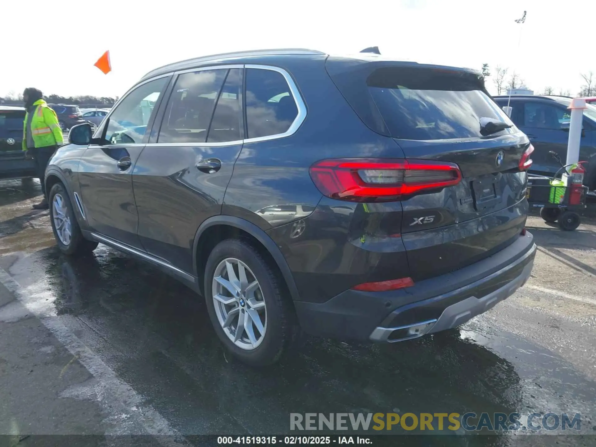 3 Photograph of a damaged car 5UXCR6C55KLL51239 BMW X5 2019
