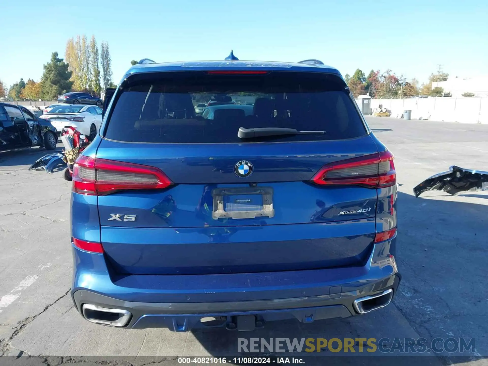 17 Photograph of a damaged car 5UXCR6C55KLL52360 BMW X5 2019