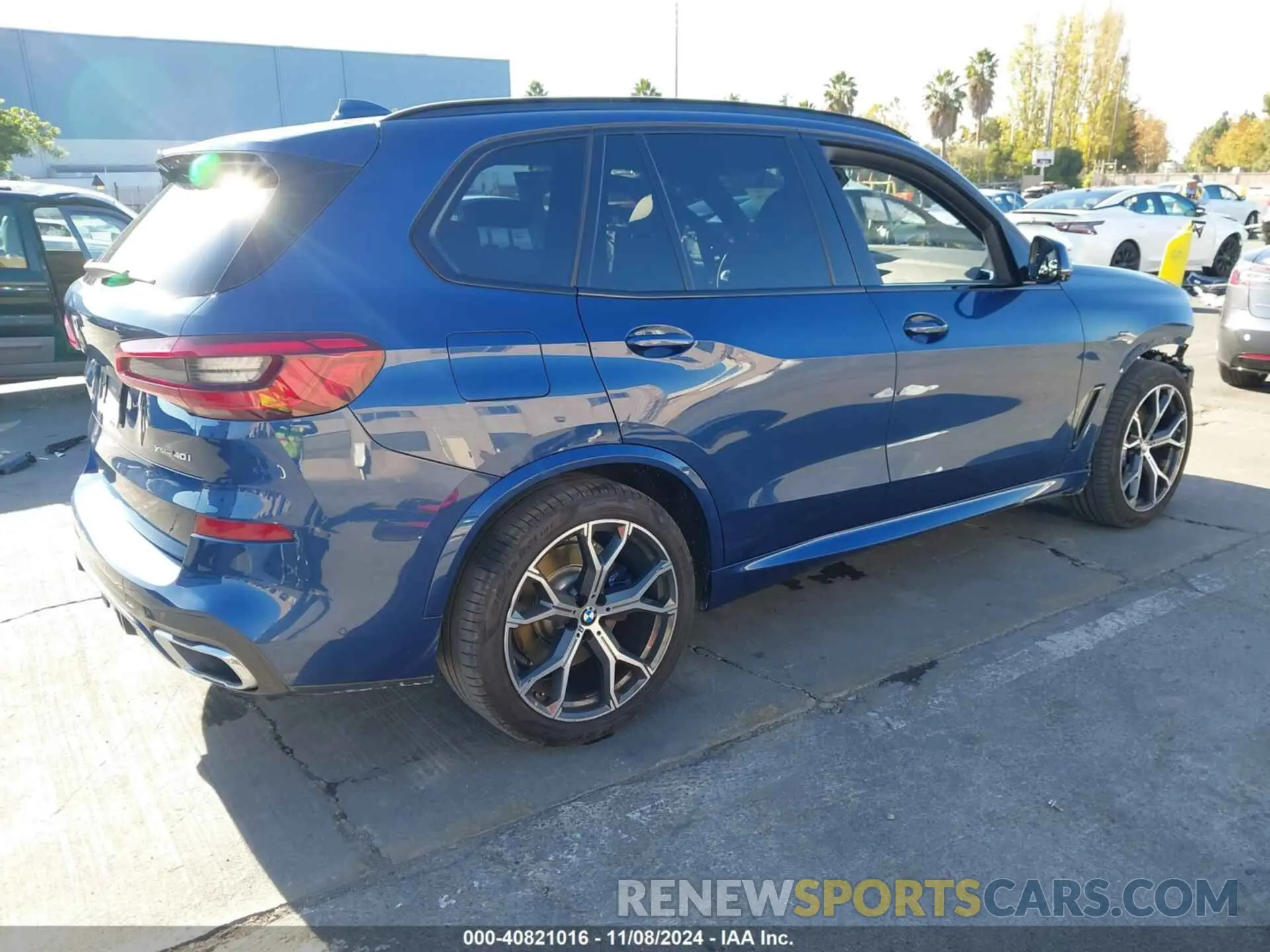 4 Photograph of a damaged car 5UXCR6C55KLL52360 BMW X5 2019