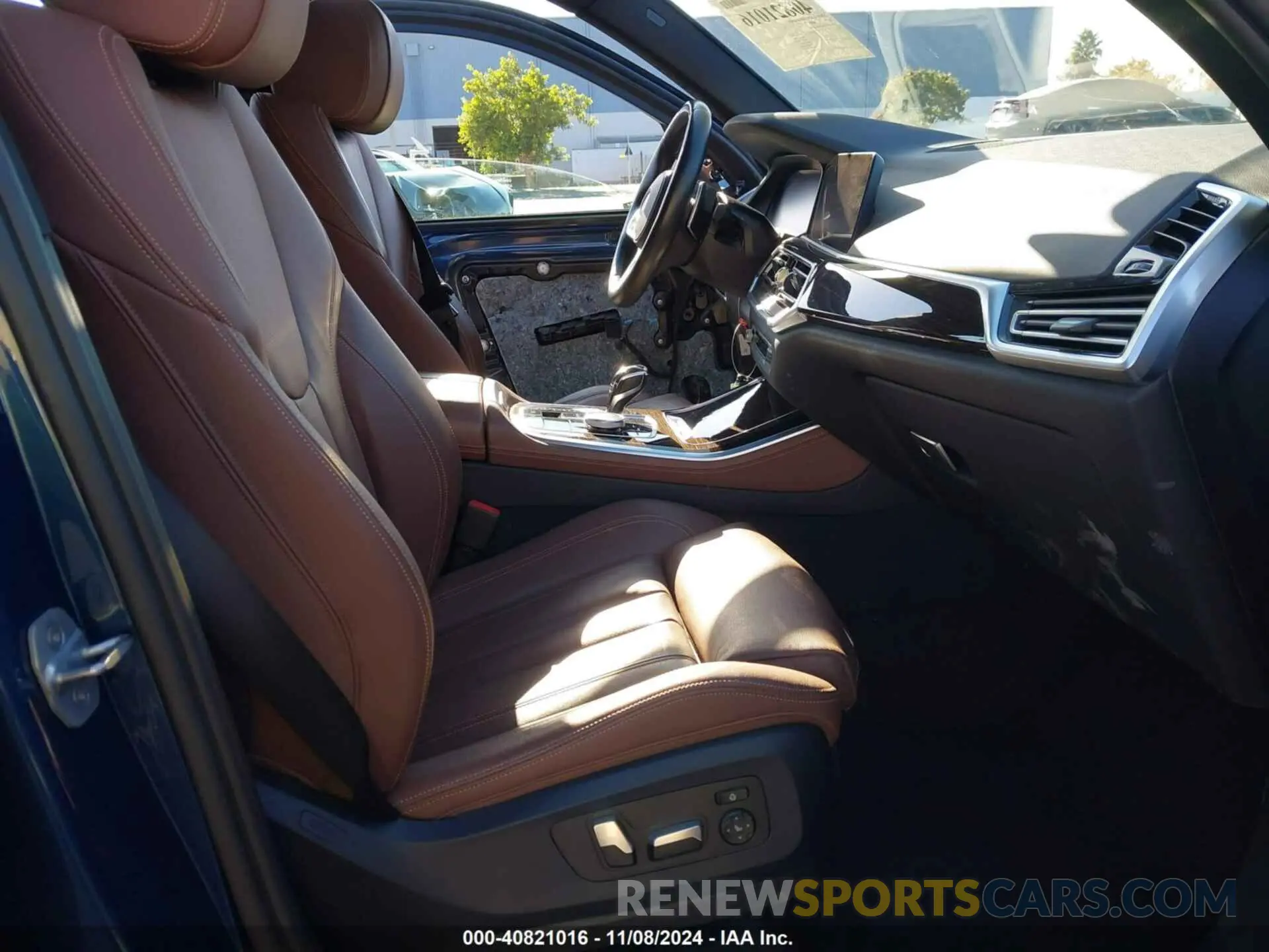 5 Photograph of a damaged car 5UXCR6C55KLL52360 BMW X5 2019