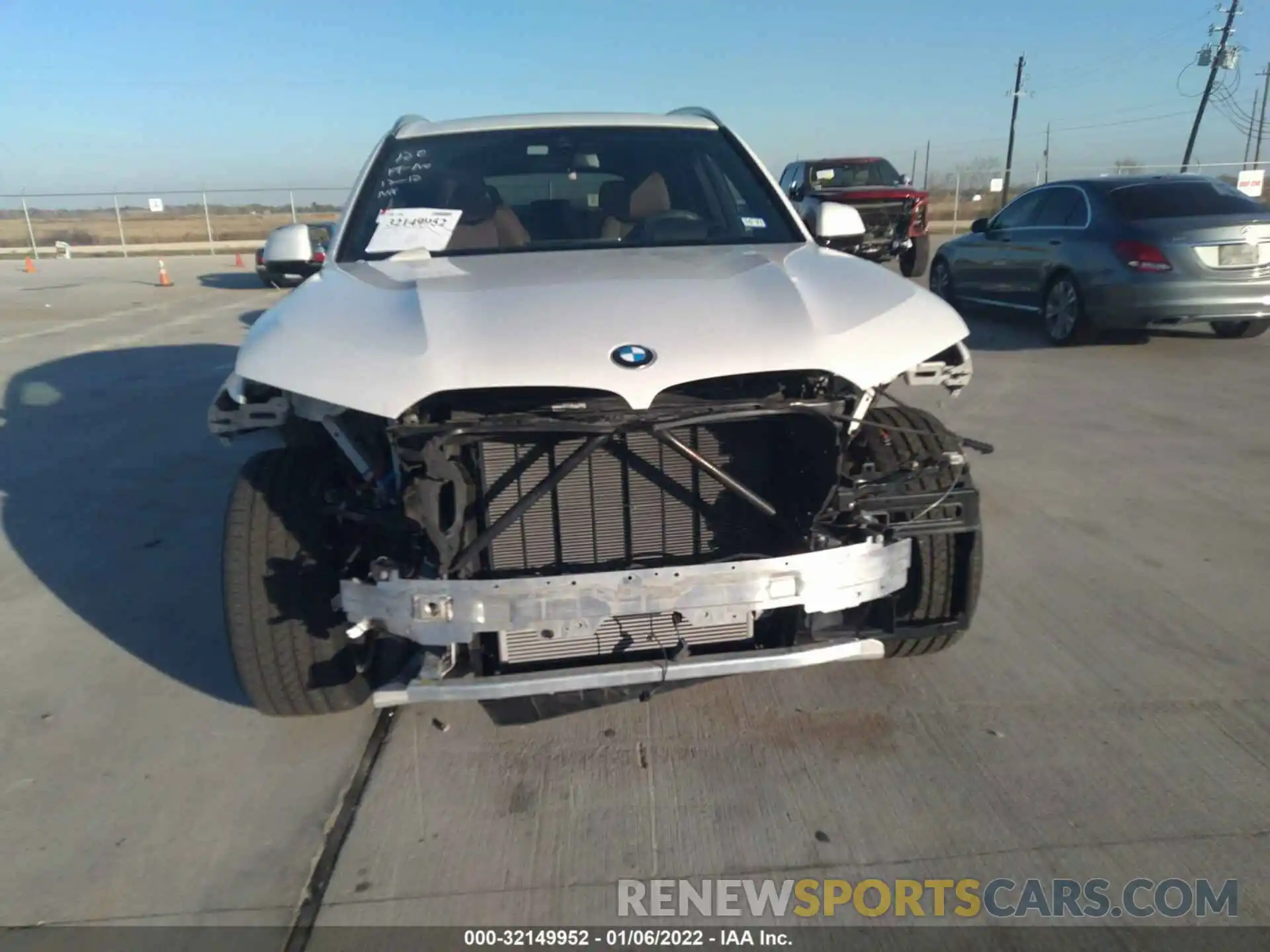 6 Photograph of a damaged car 5UXCR6C55KLL62824 BMW X5 2019