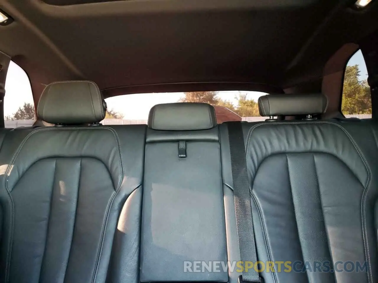 10 Photograph of a damaged car 5UXCR6C56KLK84781 BMW X5 2019