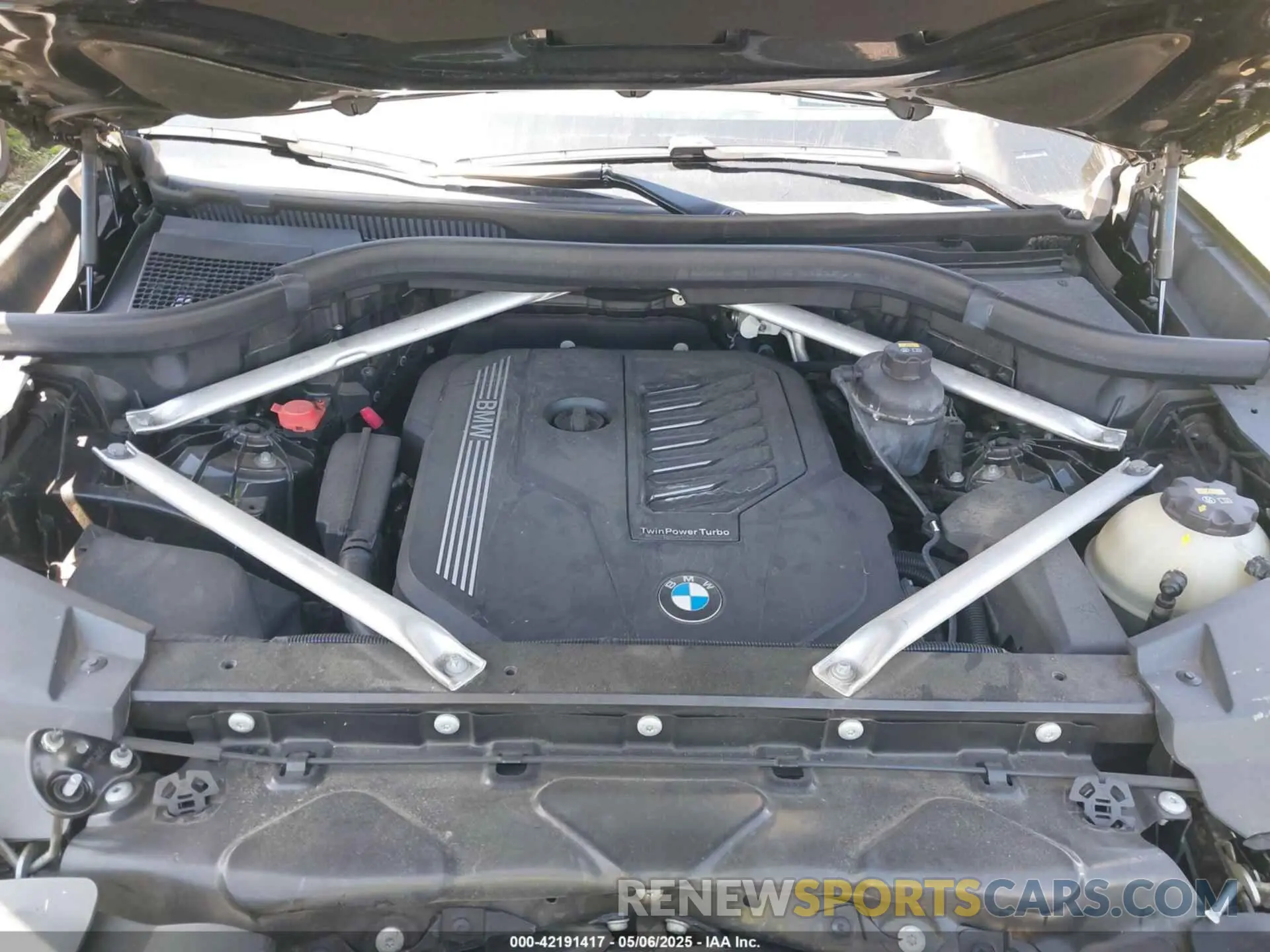 10 Photograph of a damaged car 5UXCR6C56KLK89169 BMW X5 2019