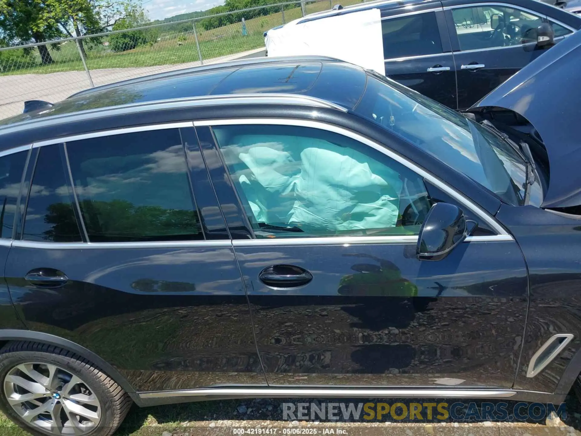 13 Photograph of a damaged car 5UXCR6C56KLK89169 BMW X5 2019