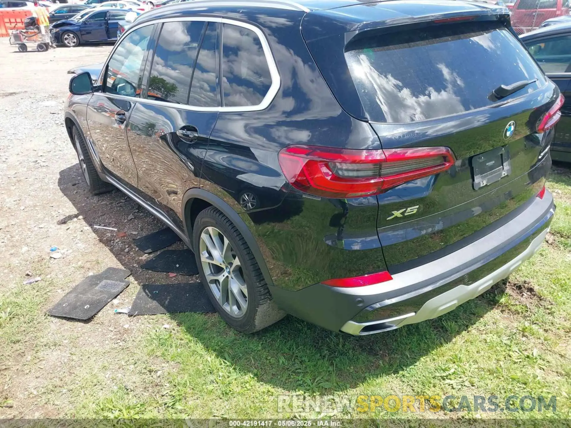 3 Photograph of a damaged car 5UXCR6C56KLK89169 BMW X5 2019