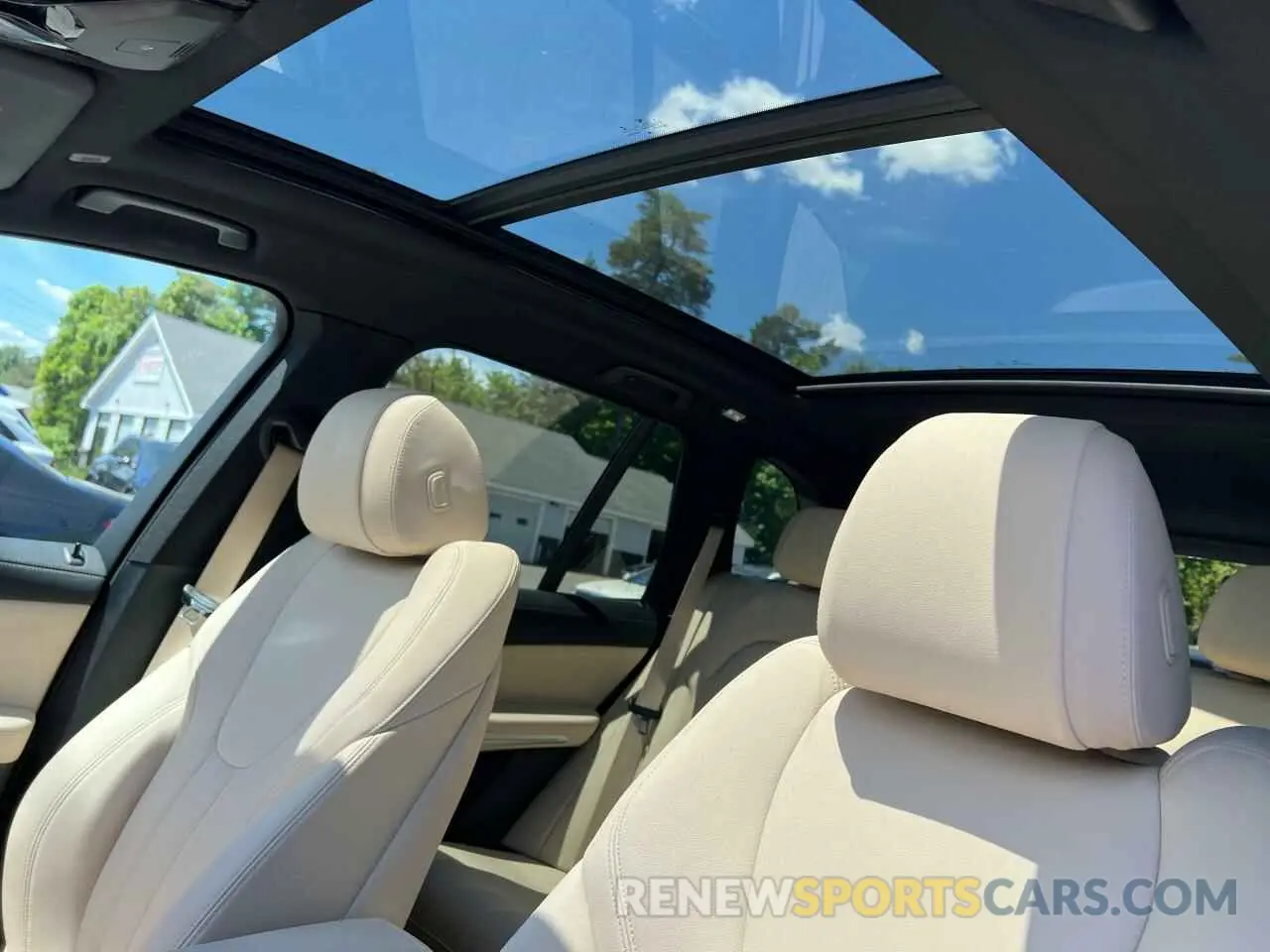 9 Photograph of a damaged car 5UXCR6C56KLL25507 BMW X5 2019